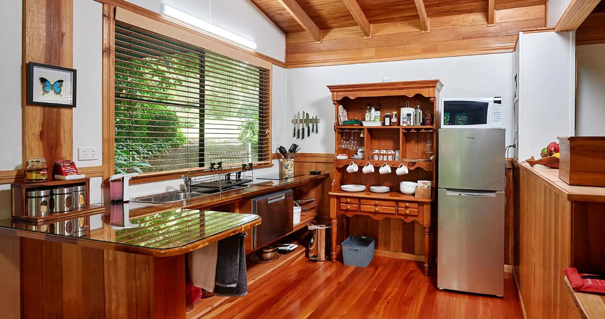 kitchen in Sharlynn by the River