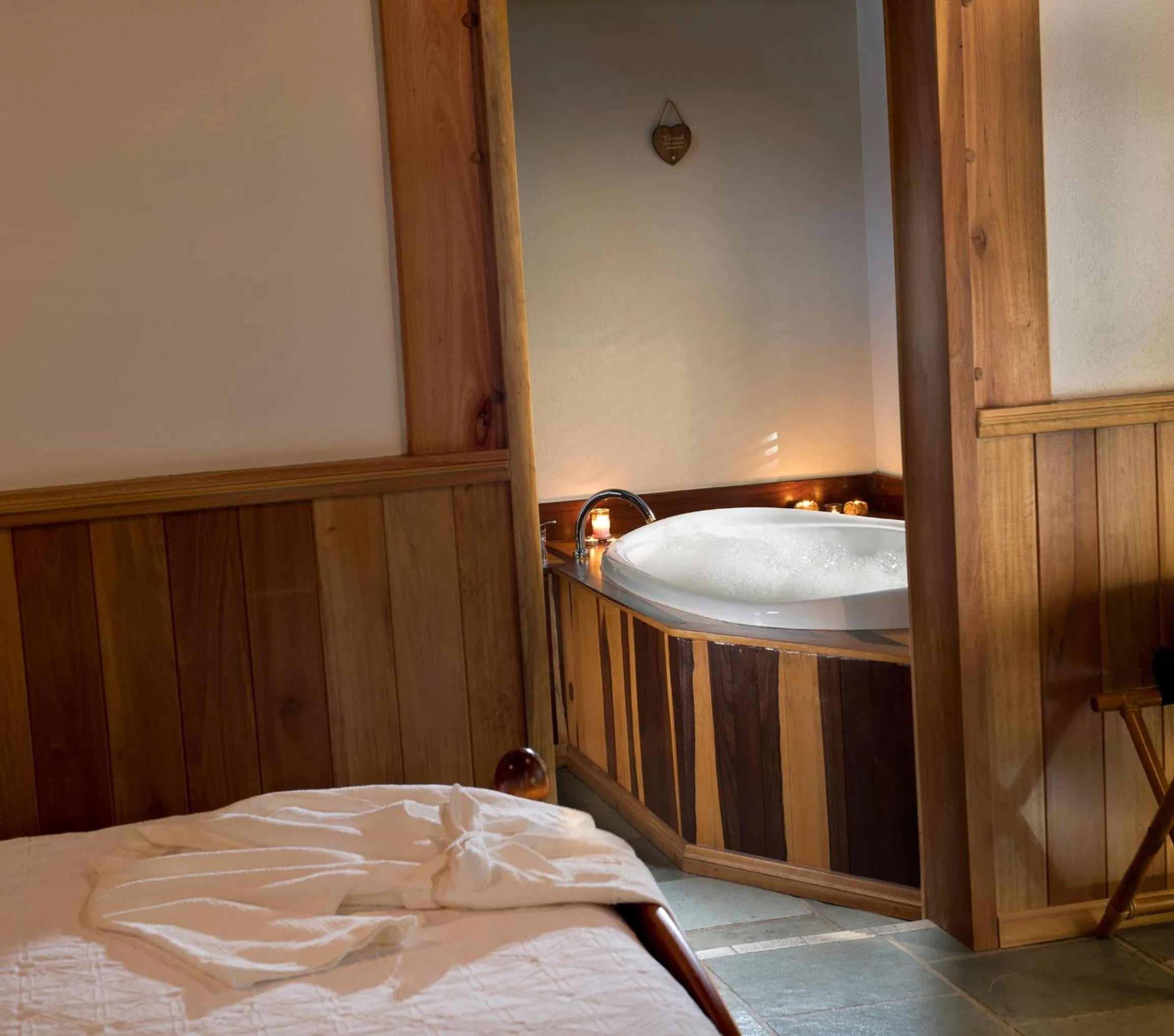 Bathroom, Bed in Sharlynn by the River