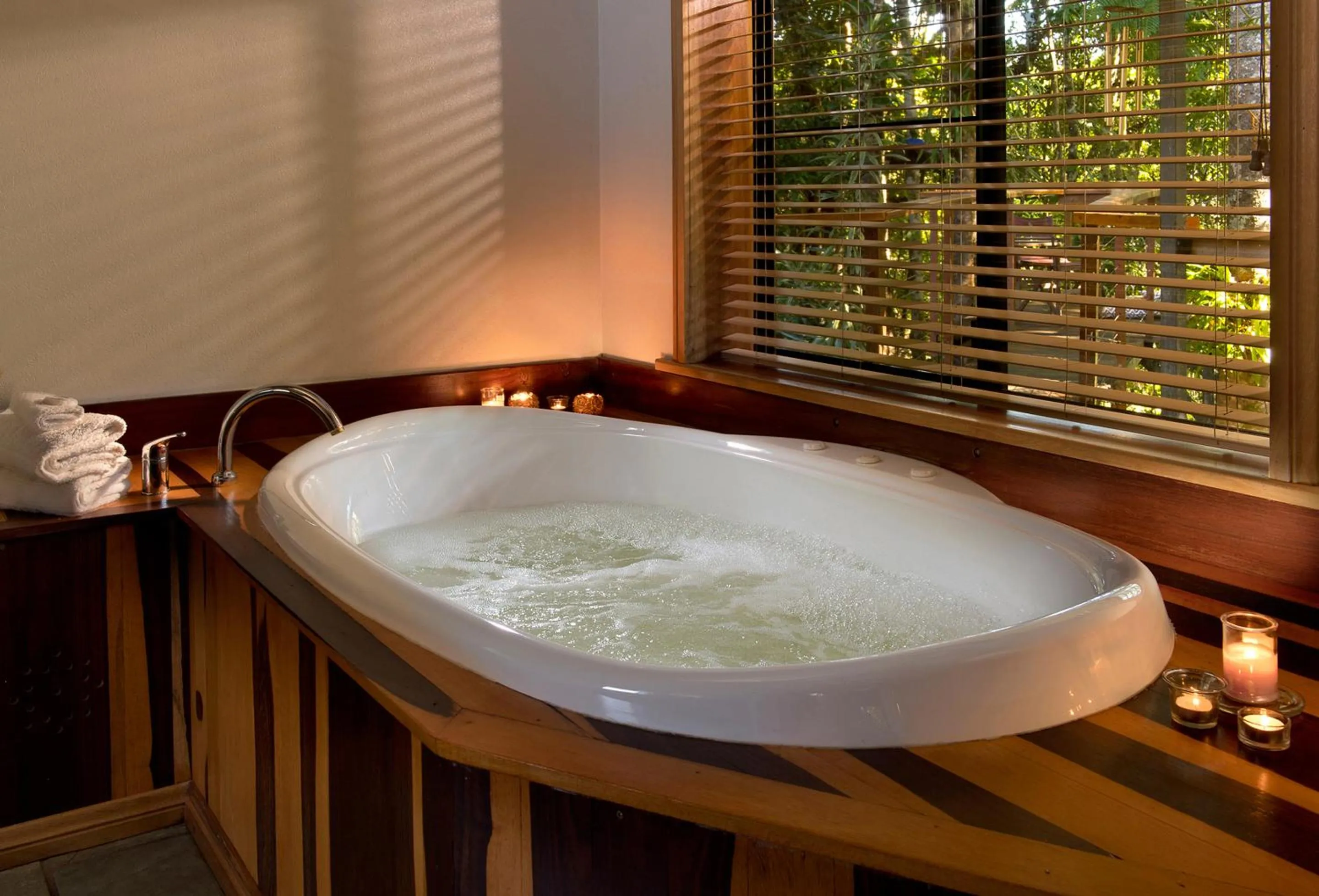 Hot Tub in Sharlynn by the River