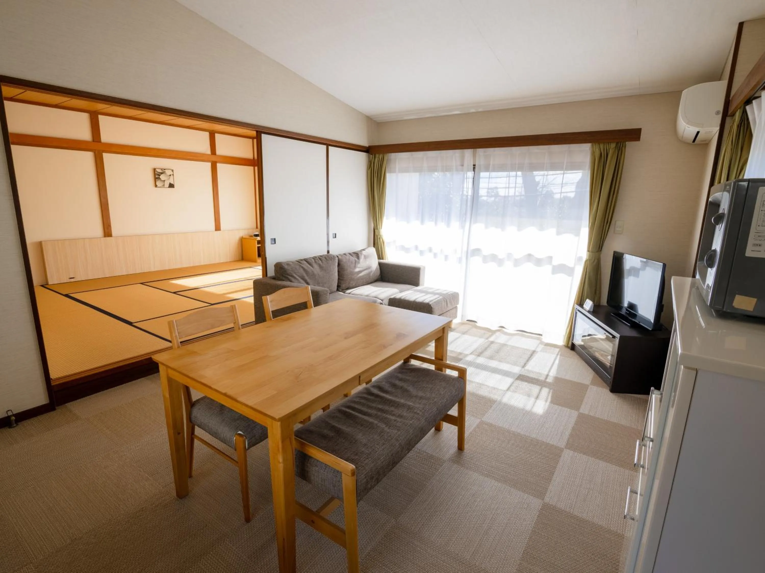 Japanese-Style Cottage in Le Nessa Jyogasaki