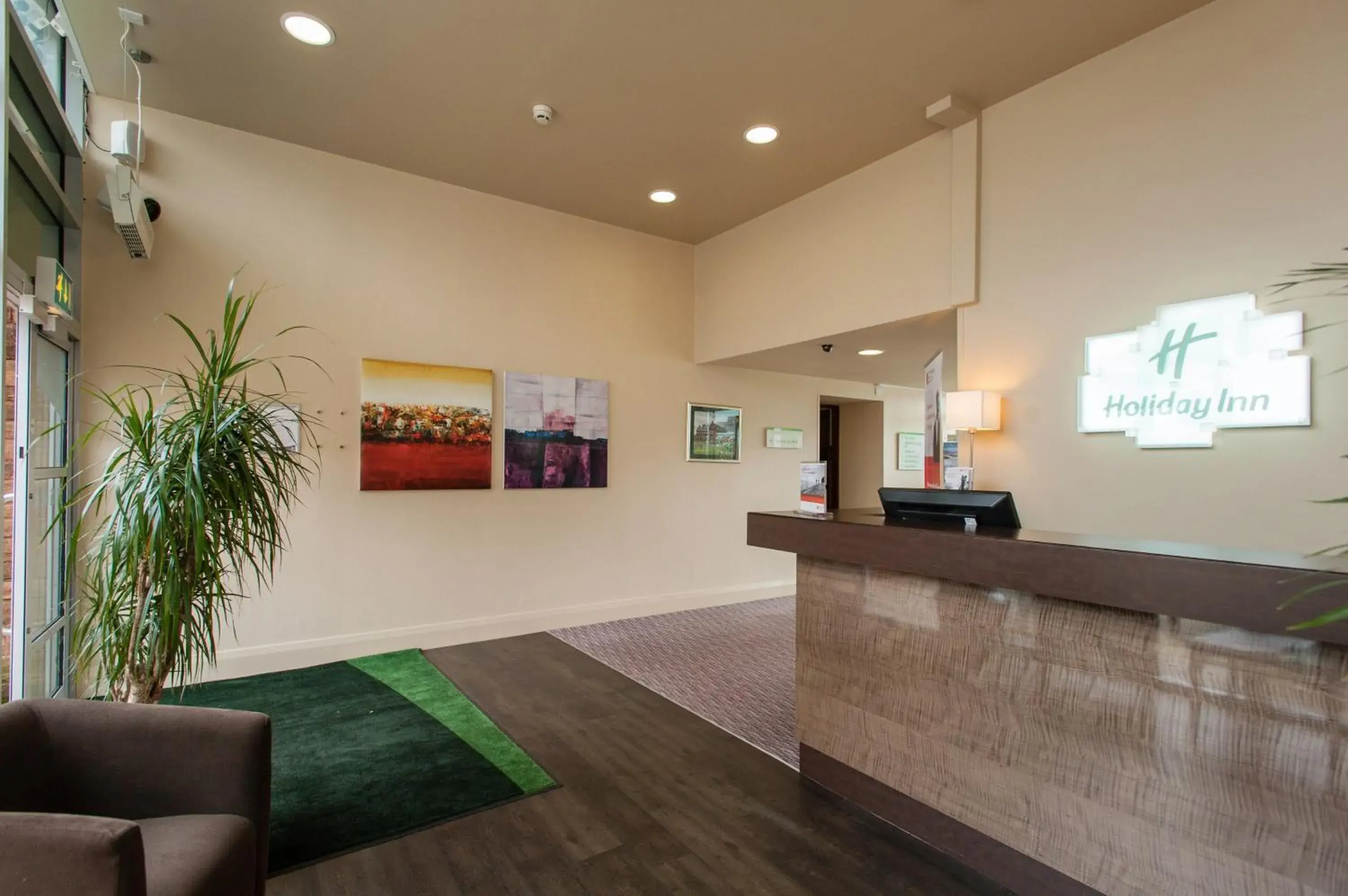 Lobby or reception in Holiday Inn Dumfries by IHG Lobby or reception in Holiday Inn Dumfries by IHG