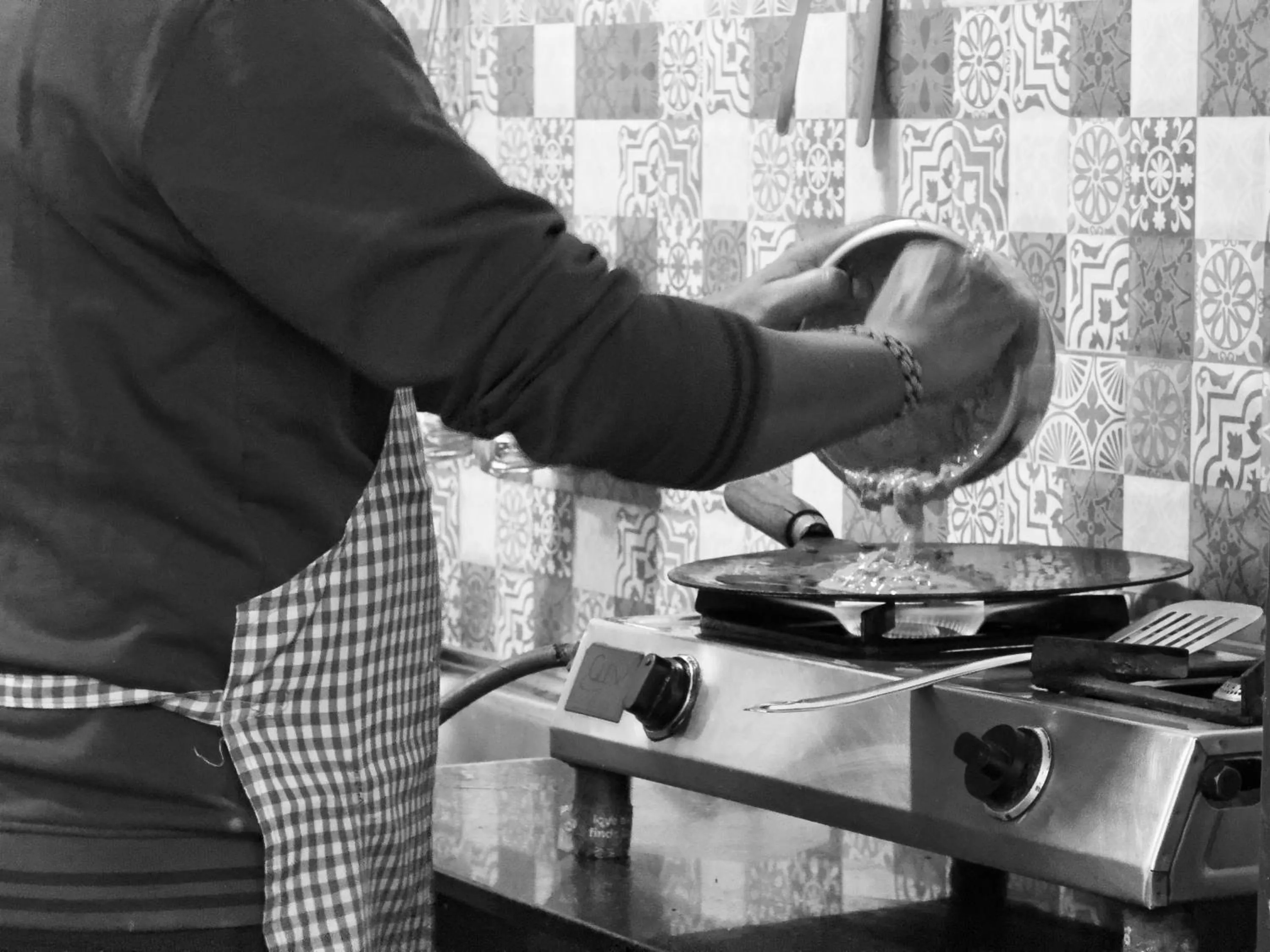 Kitchen or kitchenette in Jaipur Jantar Hostel