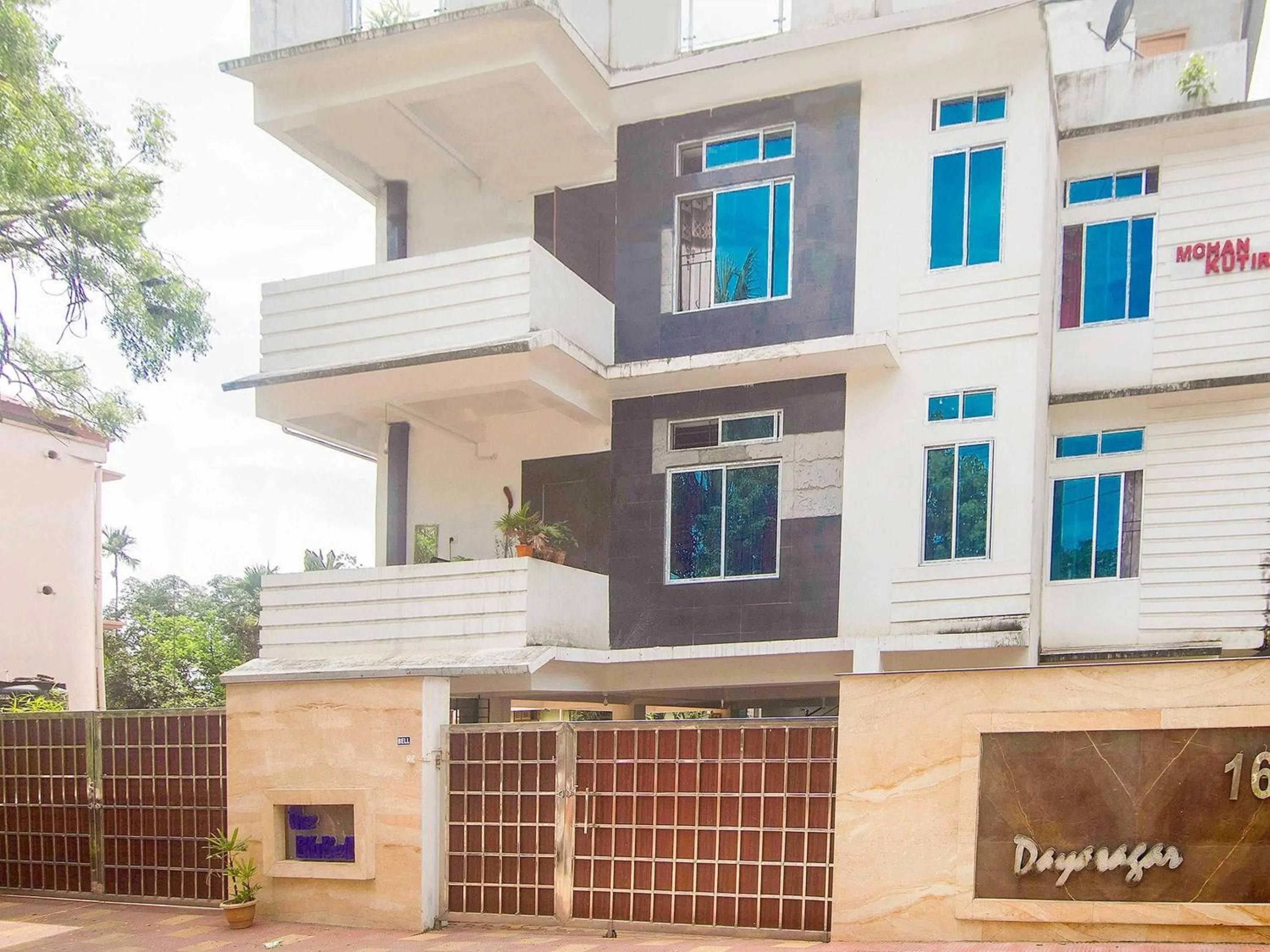 Facade/entrance in Hotel OThe Blu Bell