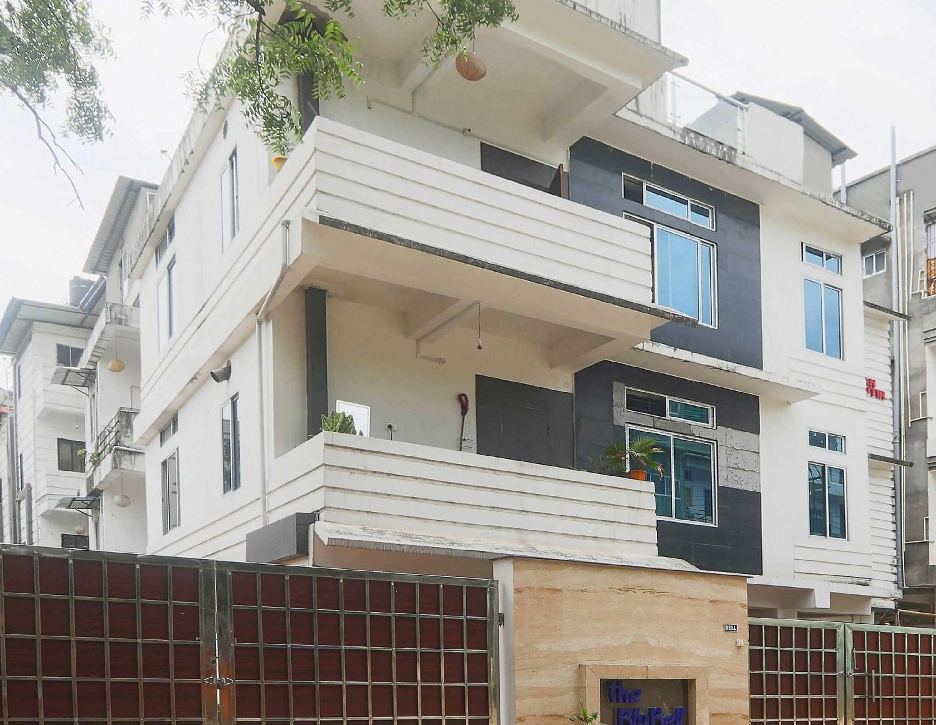 Facade/entrance in Collection O The Blu Bell Nizarapar Path