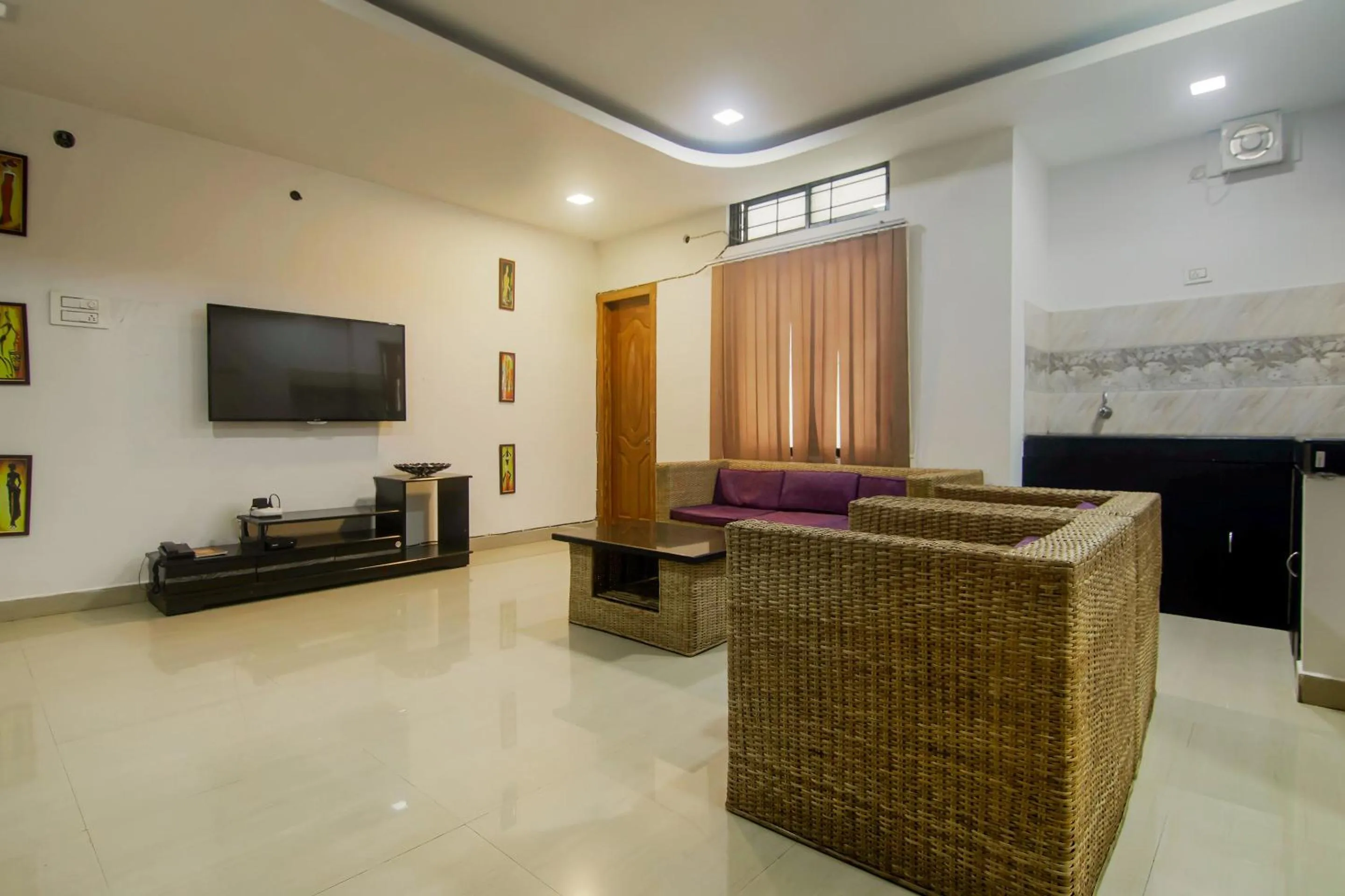 Lobby or reception in Collection O The Blu Bell Nizarapar Path