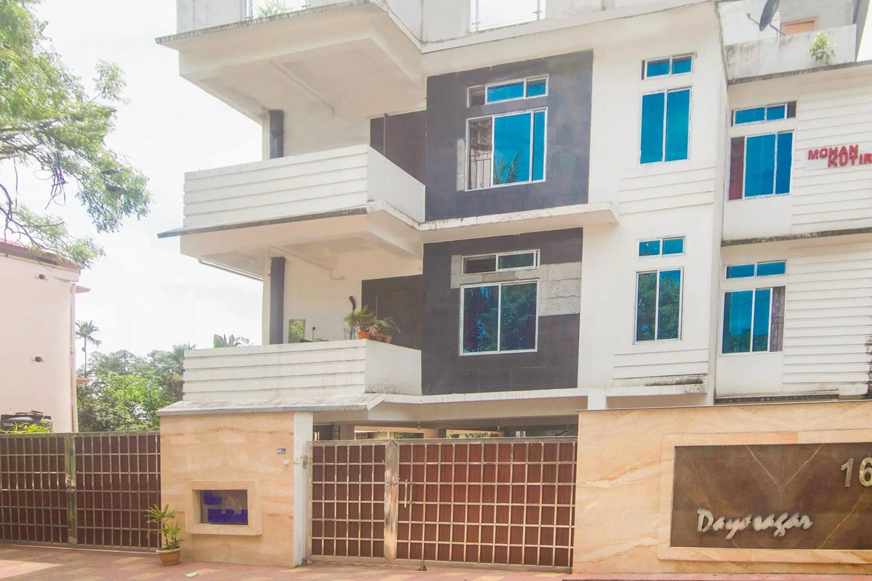 Facade/entrance in Collection O The Blu Bell Nizarapar Path