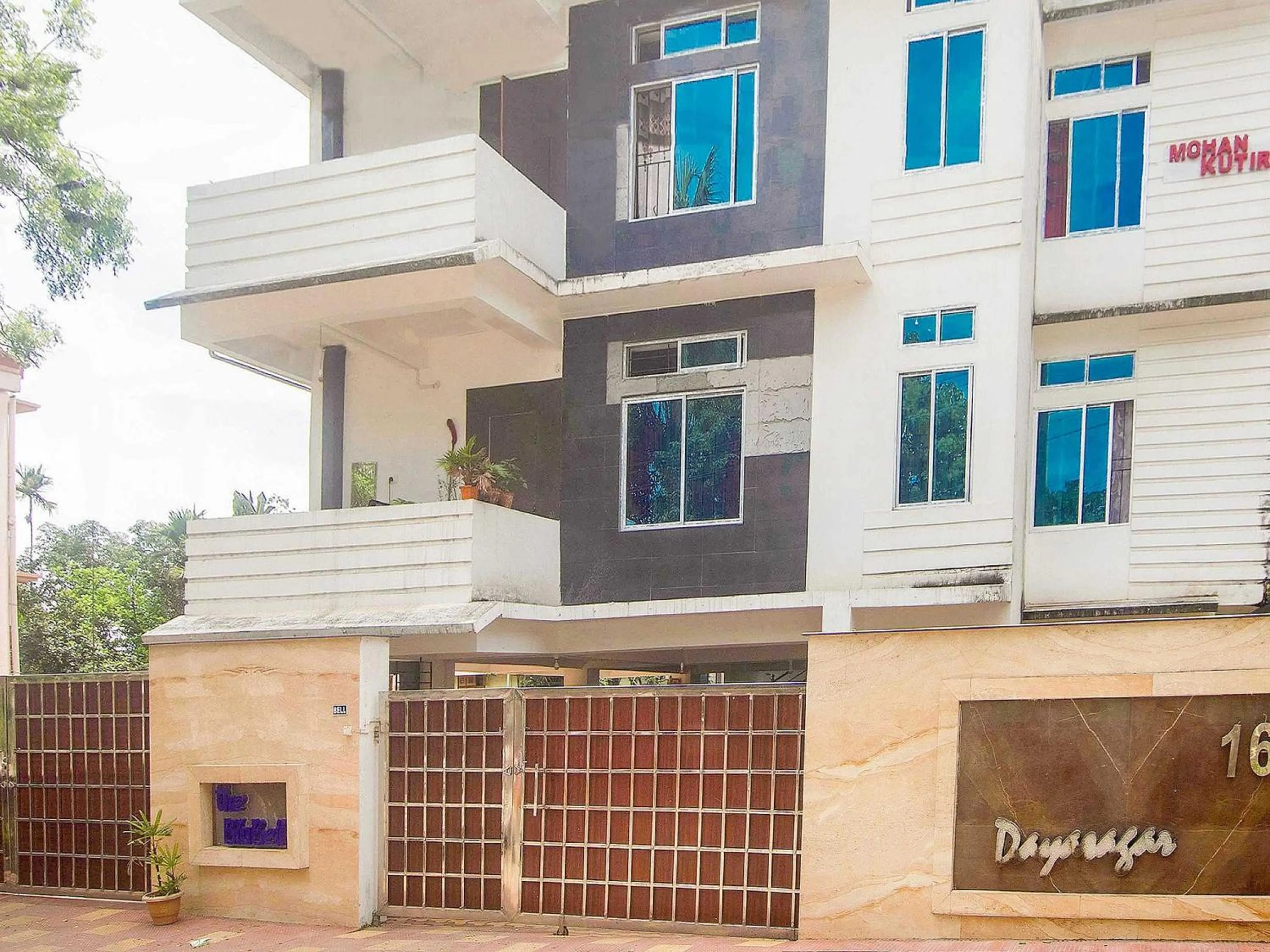 Facade/entrance in Collection O The Blu Bell Nizarapar Path