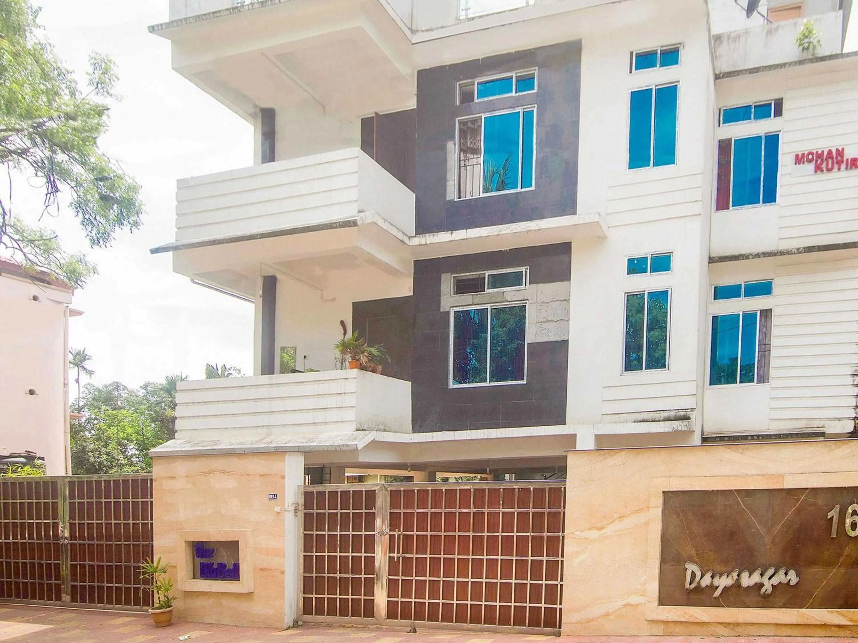 Facade/entrance in Collection O The Blu Bell Nizarapar Path