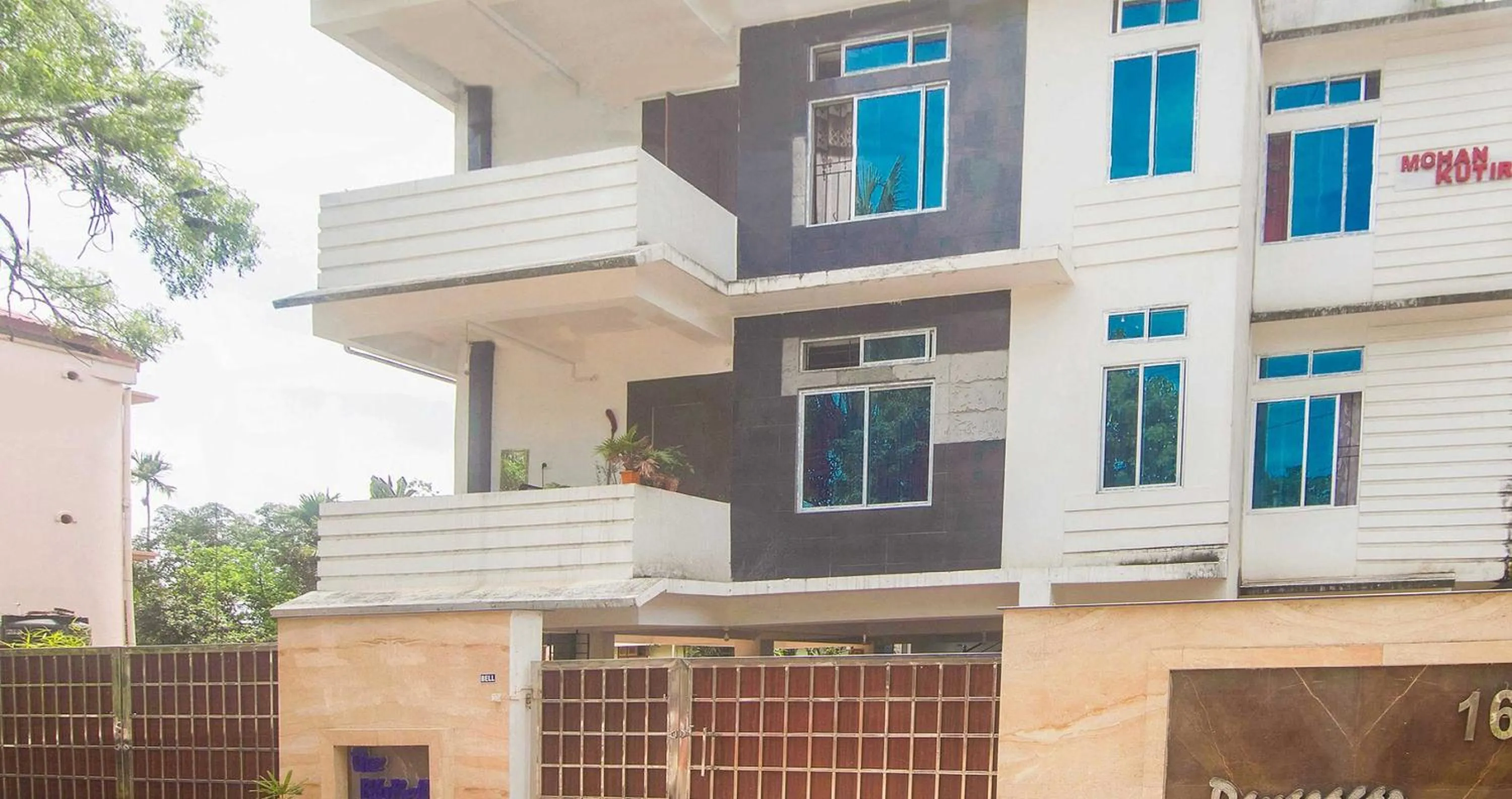 Facade/entrance in Collection O The Blu Bell Nizarapar Path