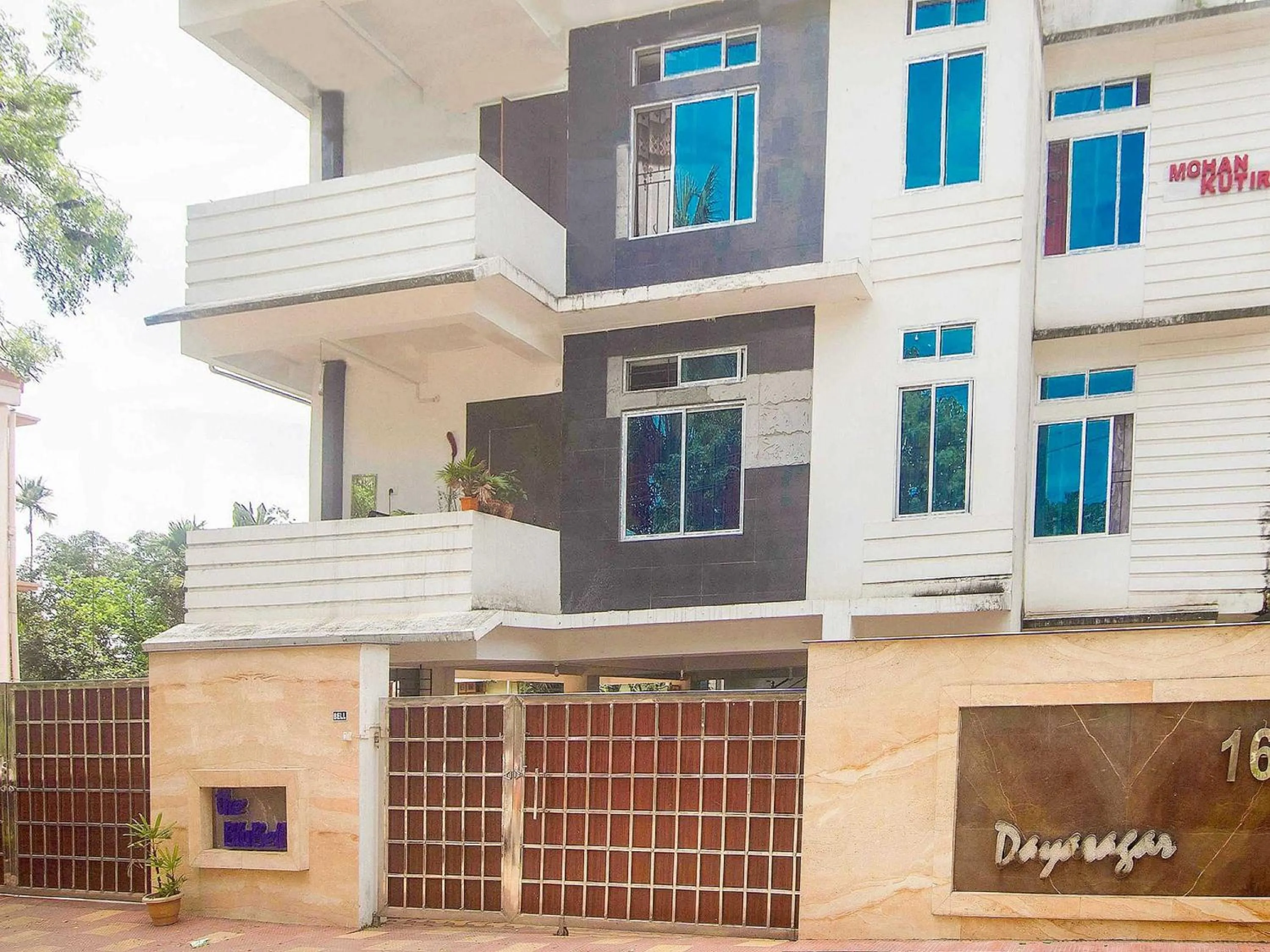 Facade/entrance in Collection O The Blu Bell Nizarapar Path