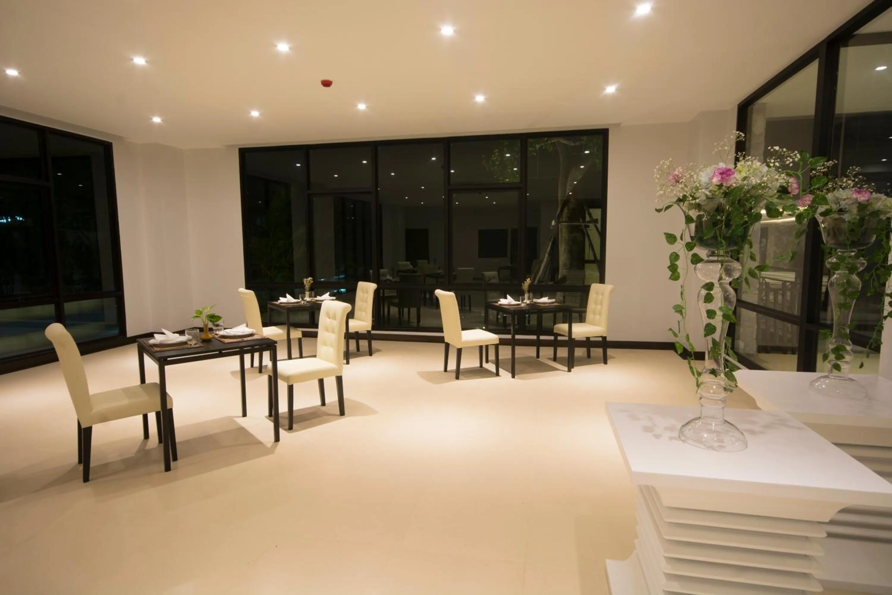 Restaurant/places to eat in Le Bali Resort & Spa