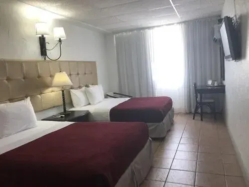 Standard Room, Two Queen Beds - single occupancy in Coral by the Sea Standard Room, Two Queen Beds - single occupancy in Coral by the Sea