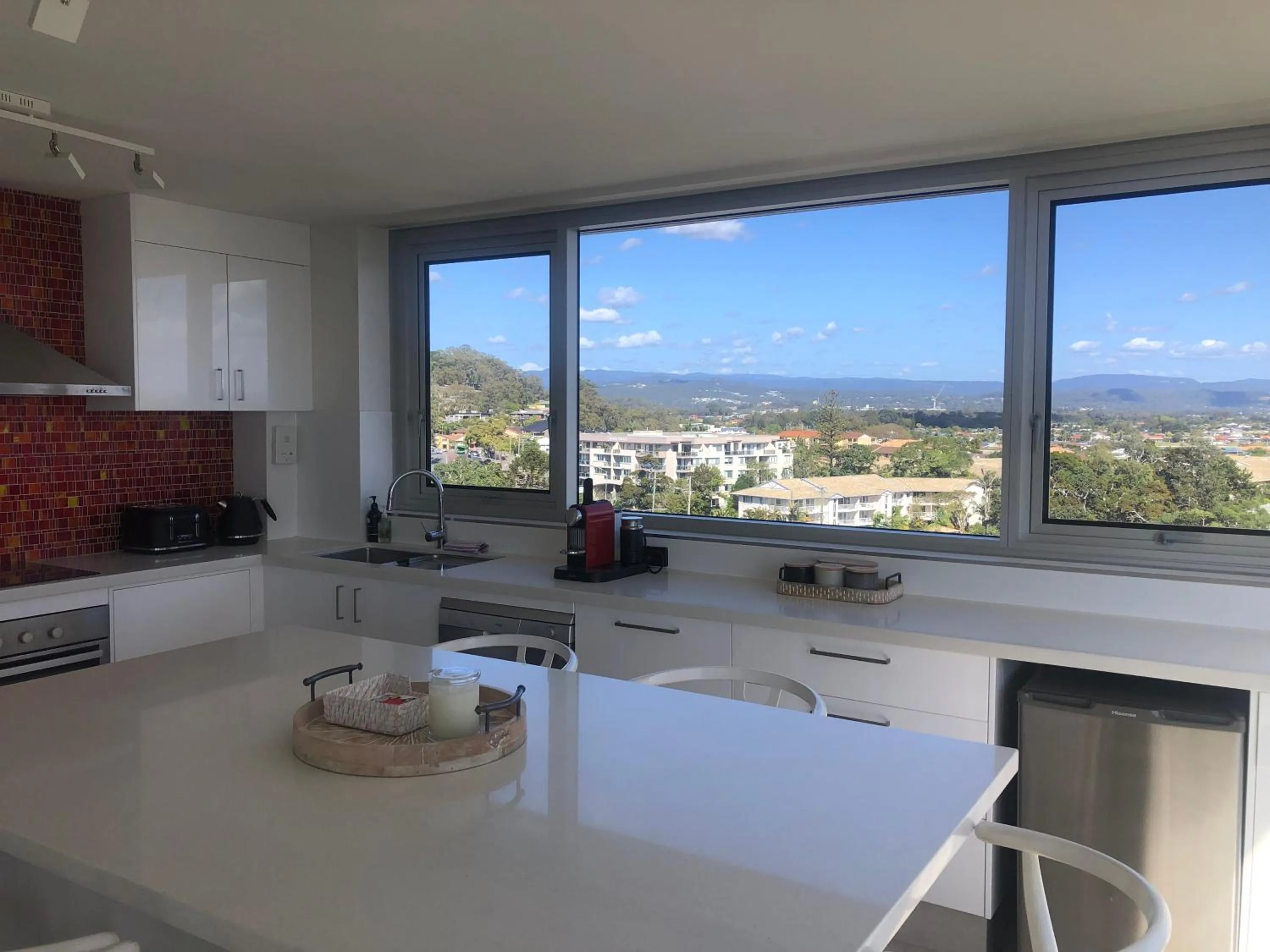 Kitchen or kitchenette in Oceania on Burleigh Beach