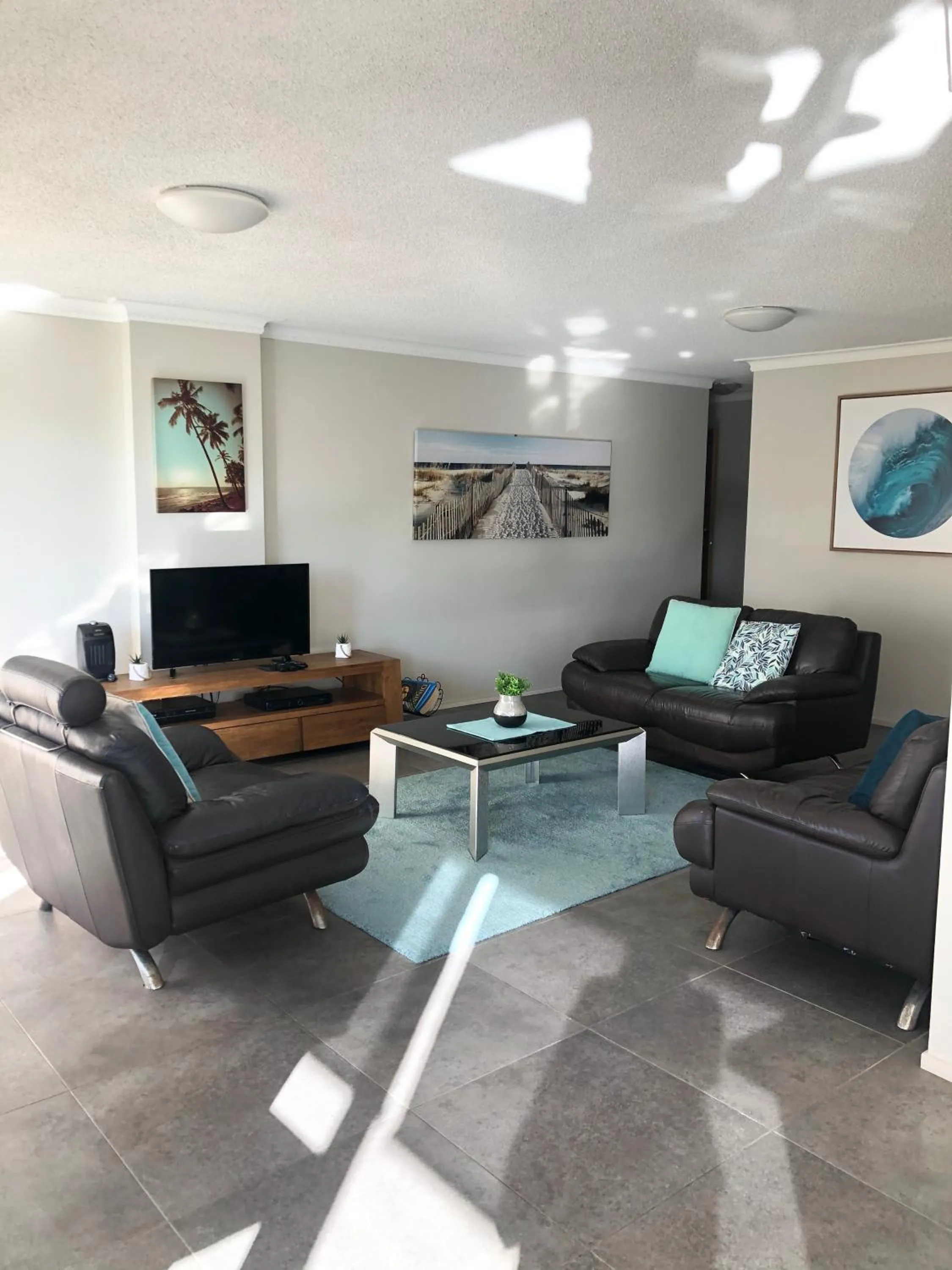 Living room in Oceania on Burleigh Beach