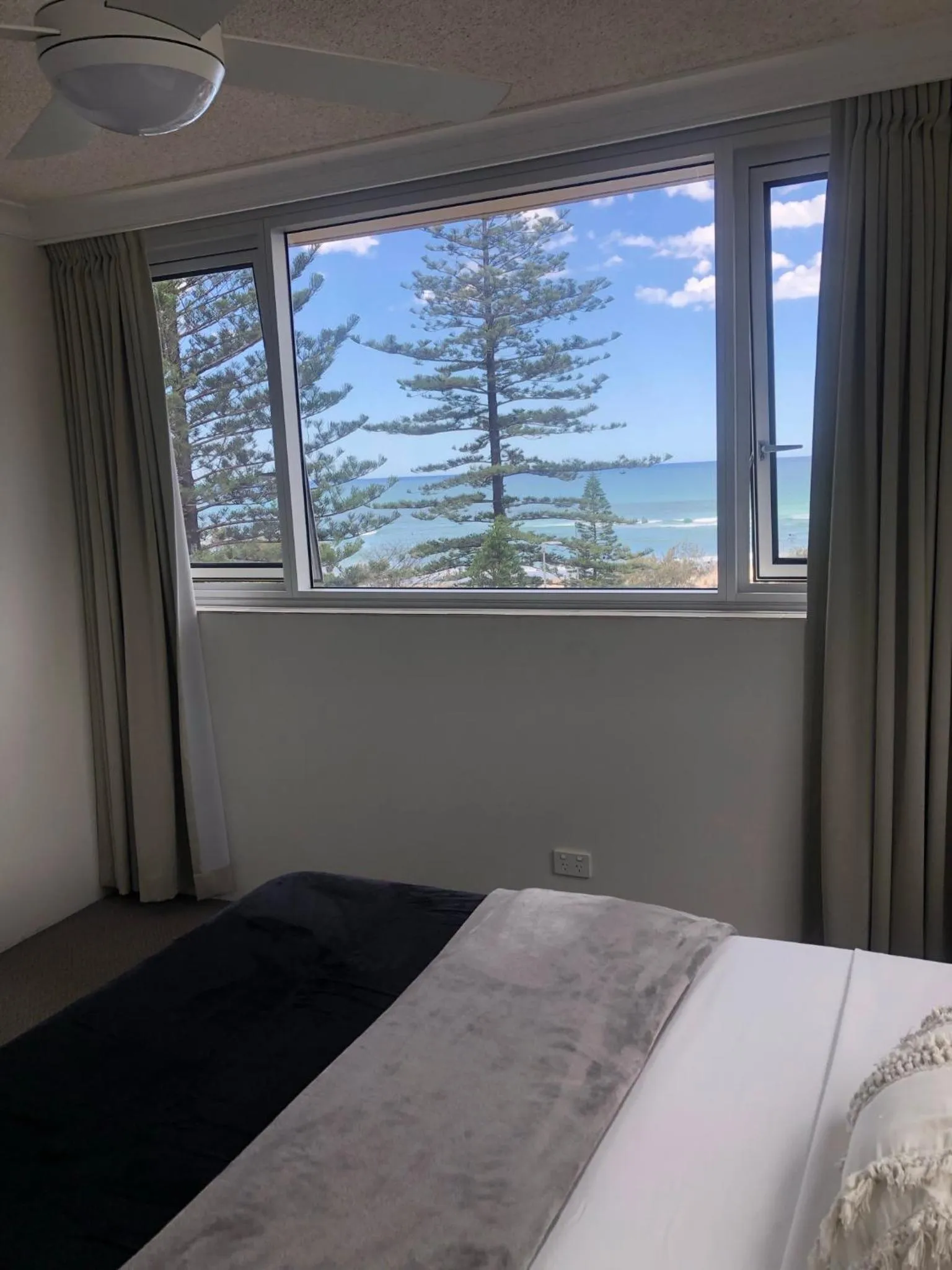 Bed in Oceania on Burleigh Beach