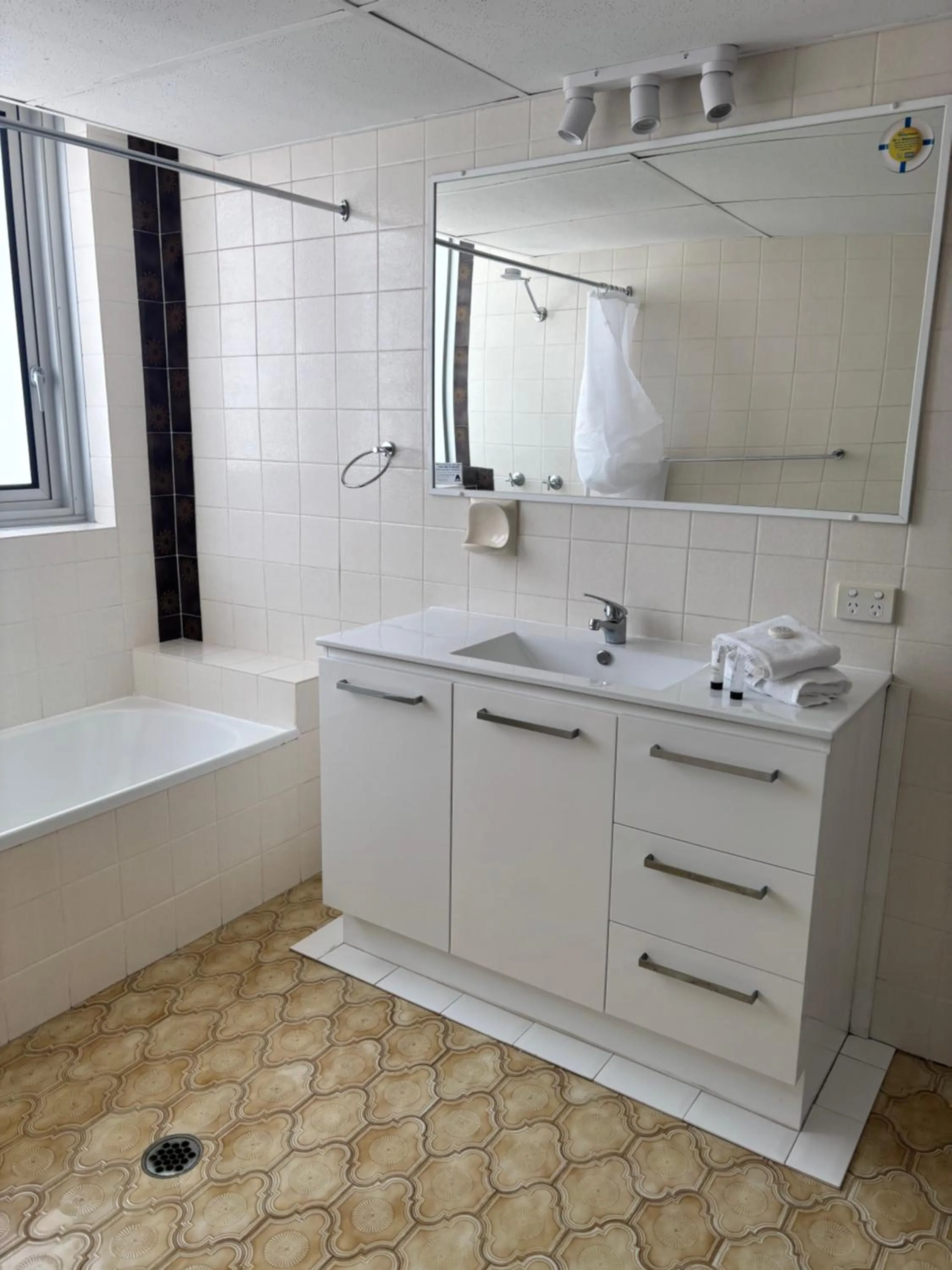 Oceania on Burleigh Beach