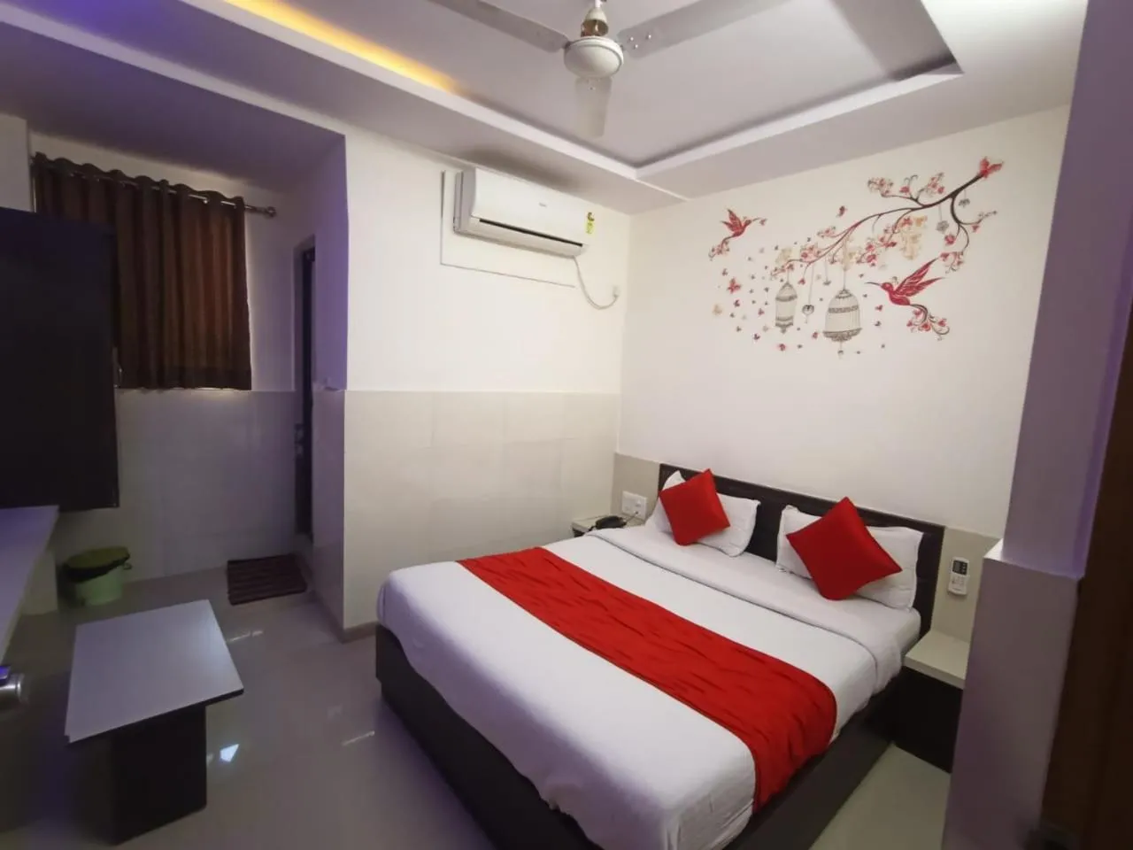 Hotel Gopi Palace