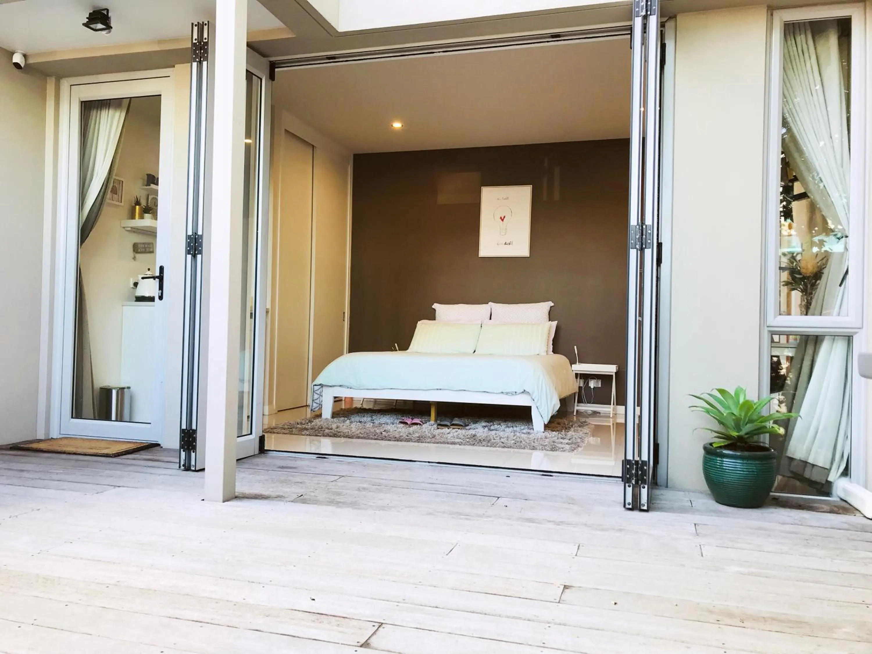 New Market Cozy Room