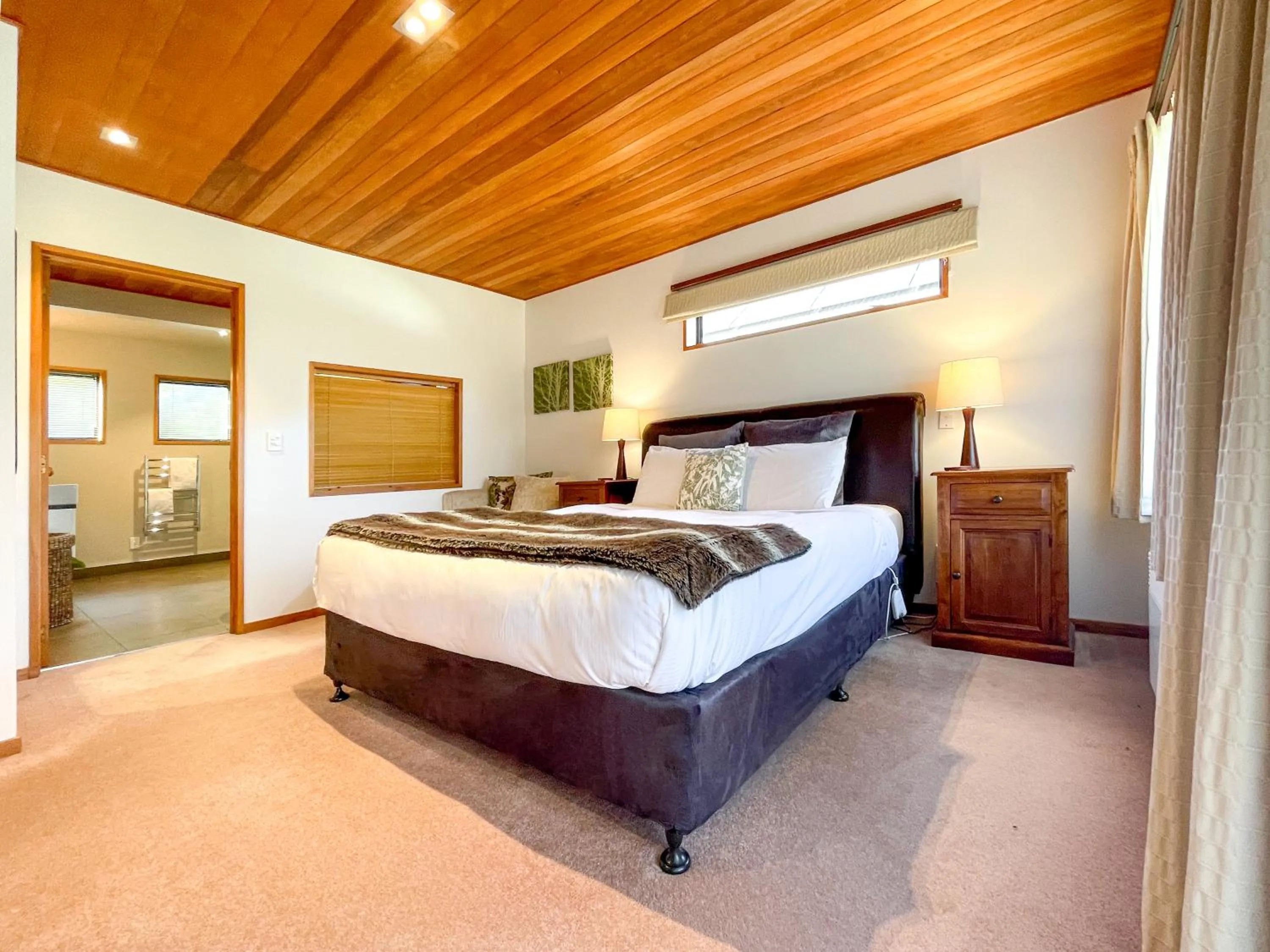 Bed in Glenorchy Lake House