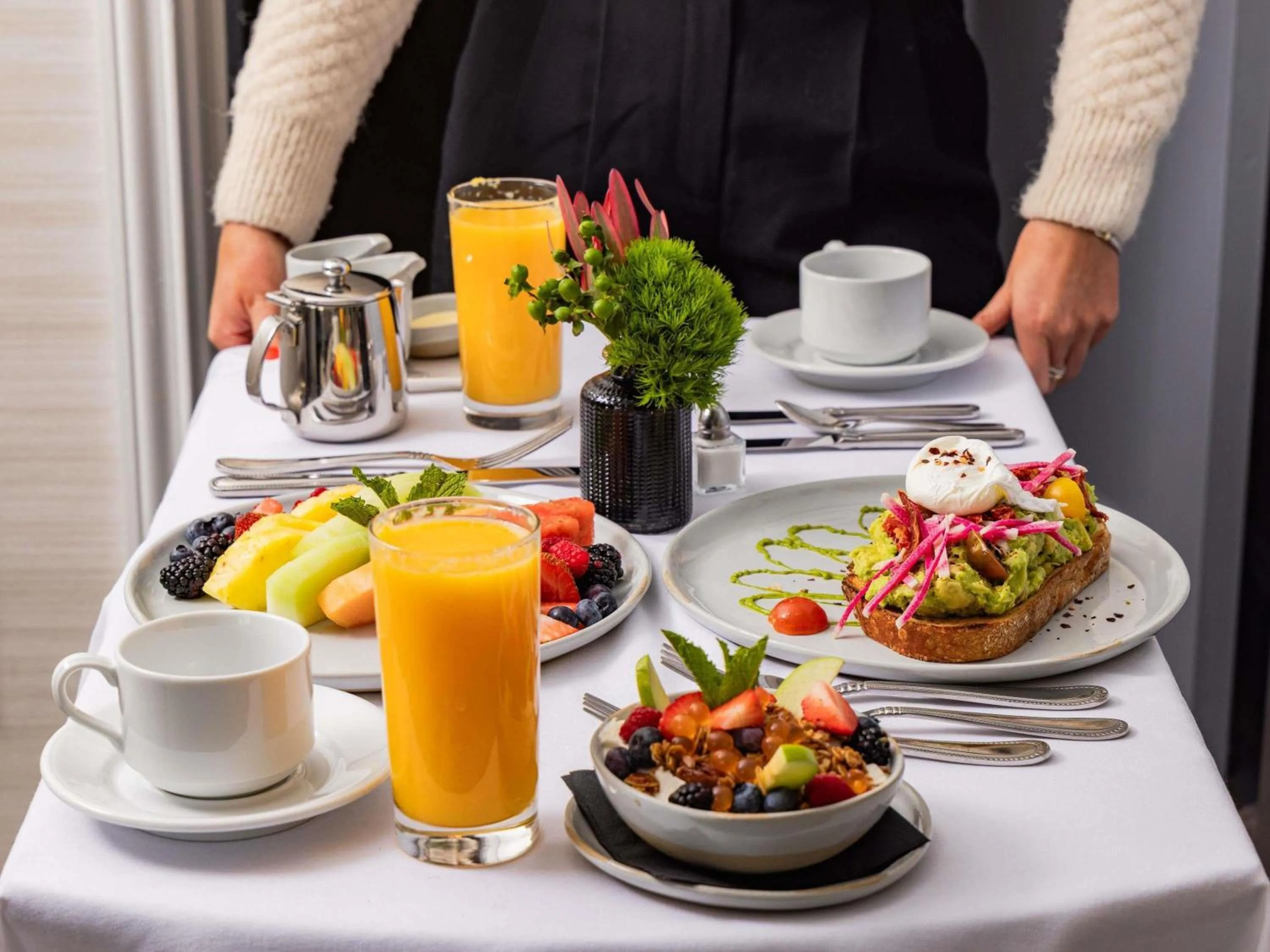 Restaurant/places to eat in Fairmont Chicago Millennium Park