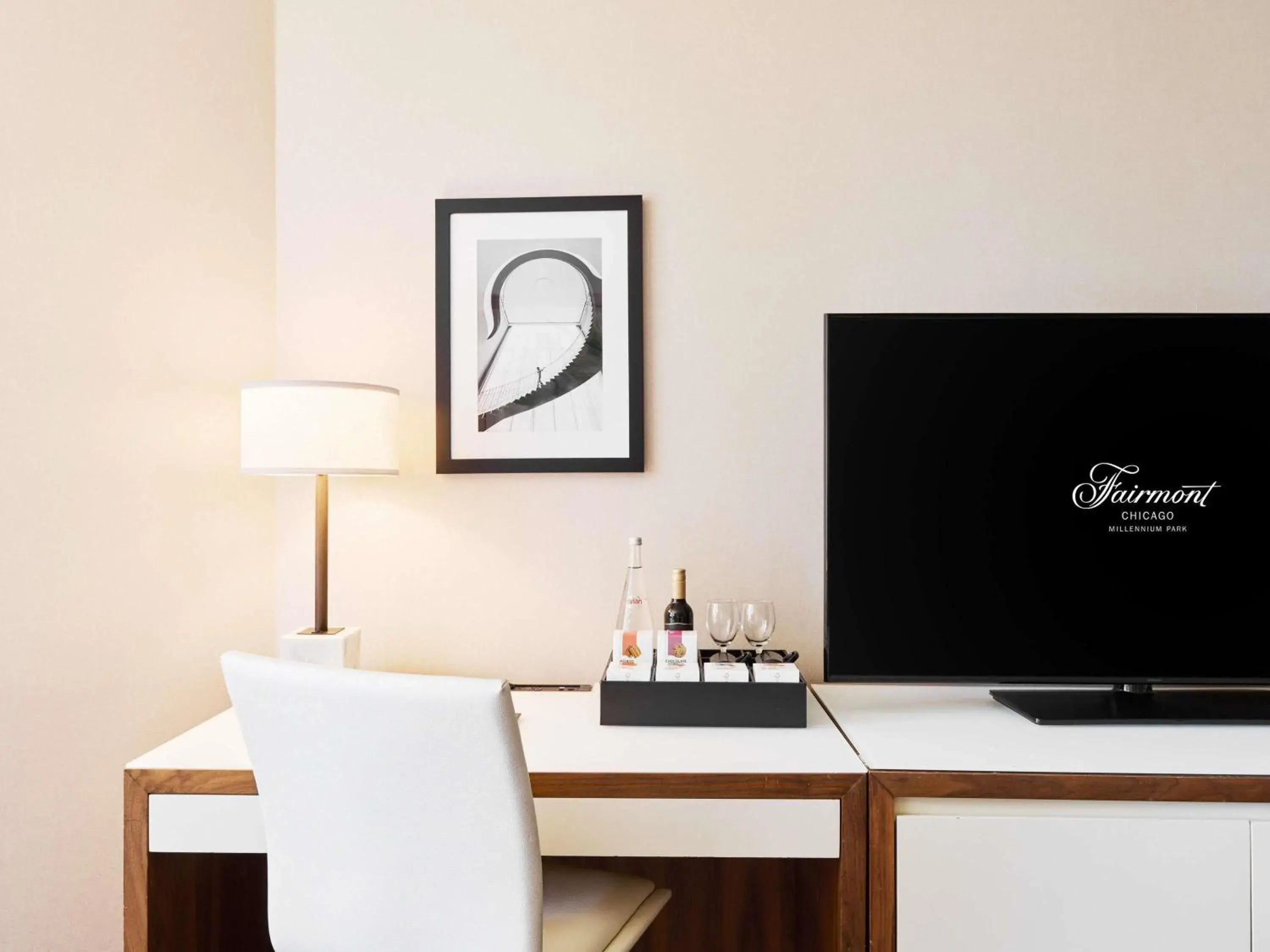 Bedroom in Fairmont Chicago Millennium Park Bedroom in Fairmont Chicago Millennium Park