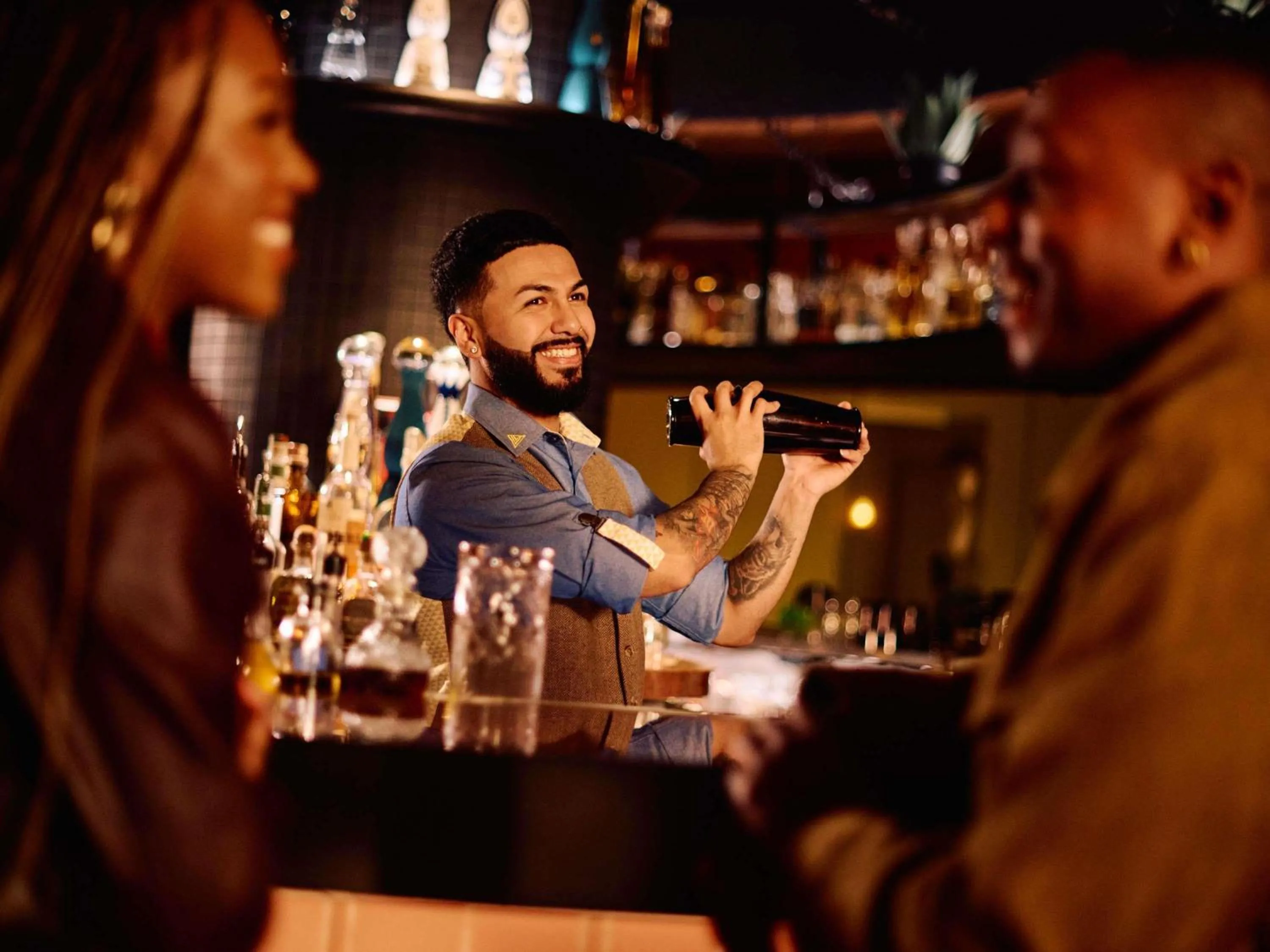 Restaurant/places to eat in Fairmont Chicago Millennium Park