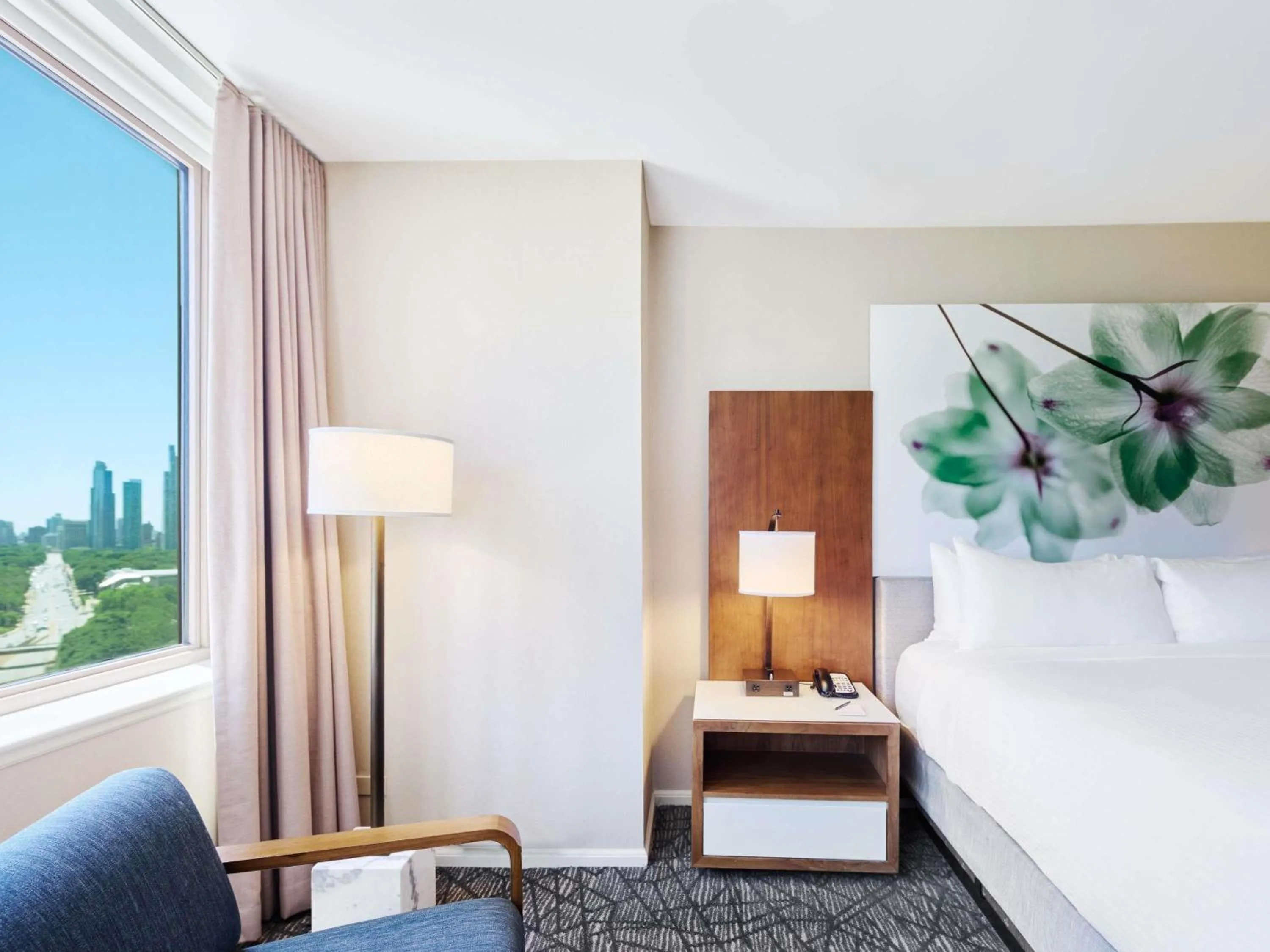 Bedroom, Bed in Fairmont Chicago Millennium Park