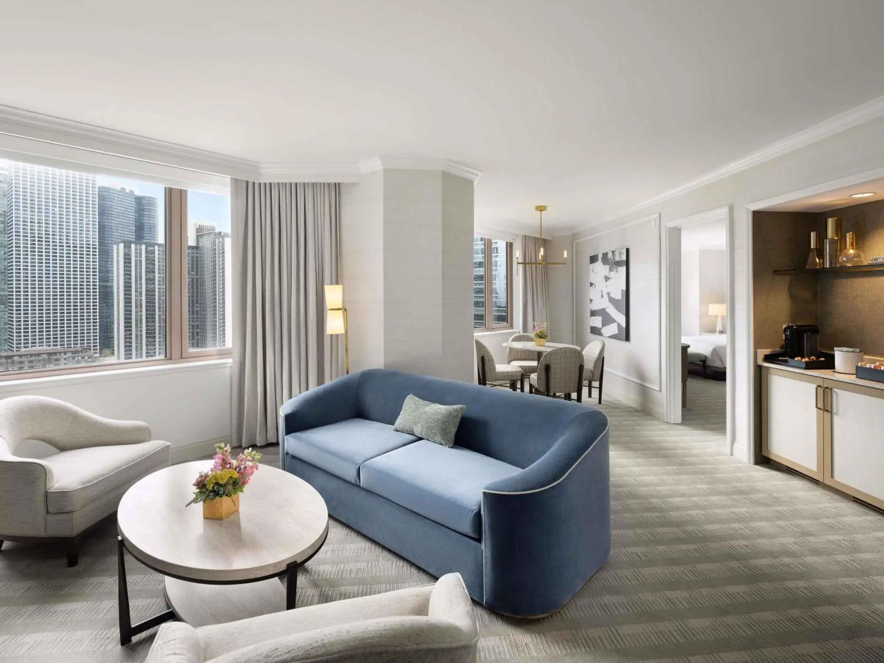 Property building, Bed in Fairmont Chicago Millennium Park Property building, Bed in Fairmont Chicago Millennium Park