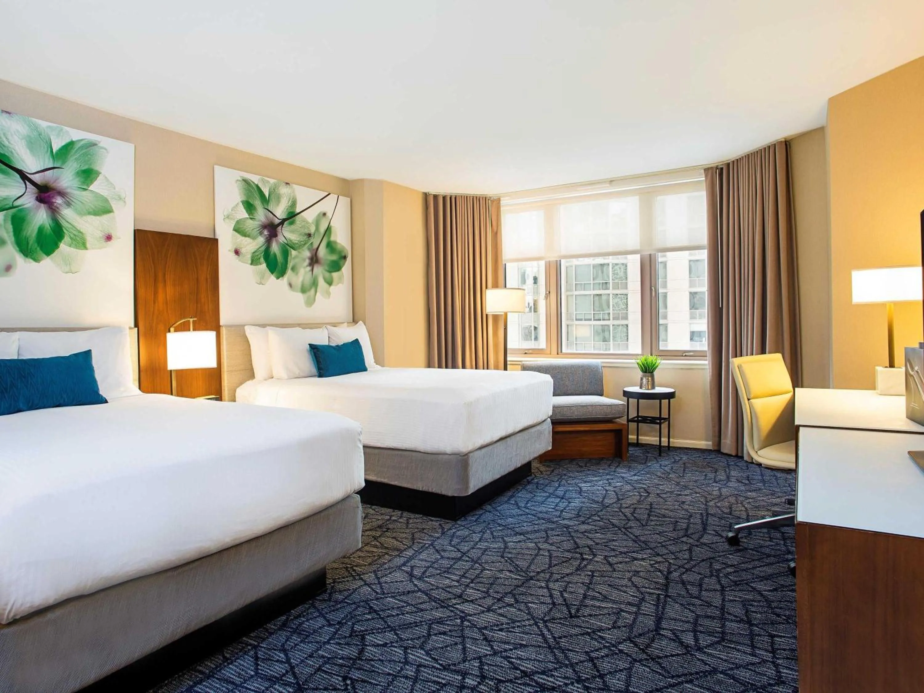 Bedroom, Bed in Fairmont Chicago Millennium Park