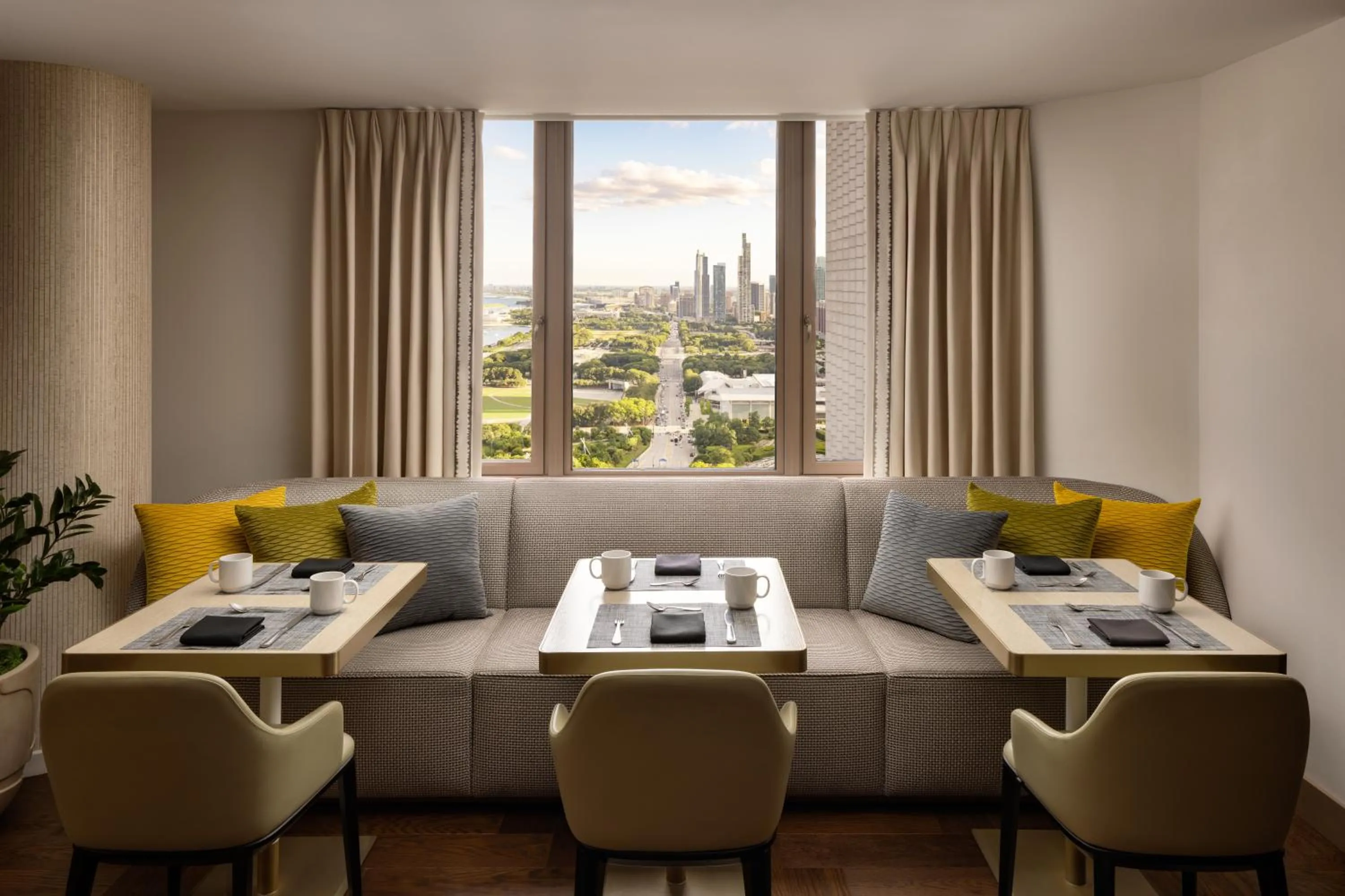 Breakfast in Fairmont Chicago Millennium Park