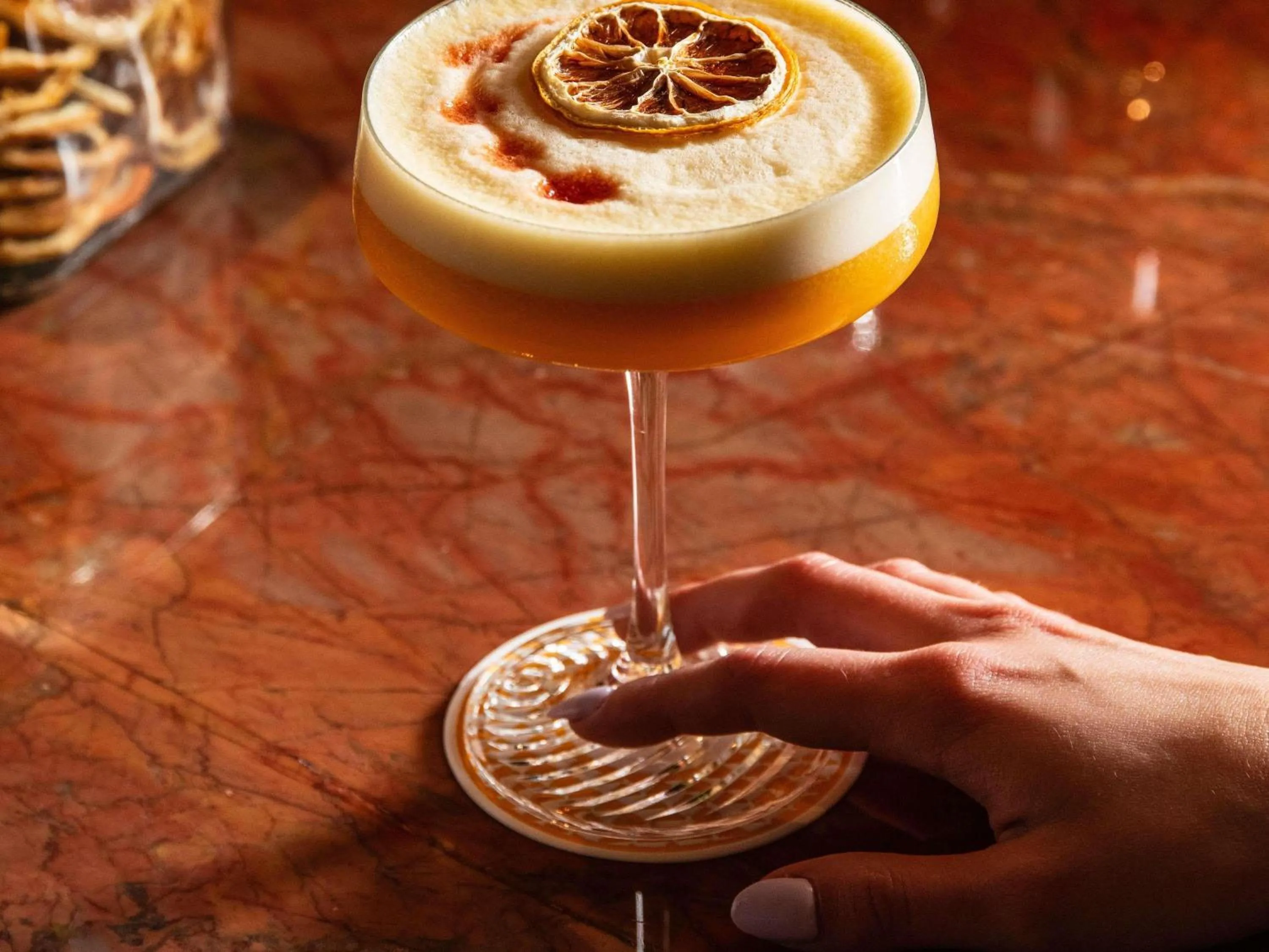 Lounge or bar in Fairmont Chicago Millennium Park