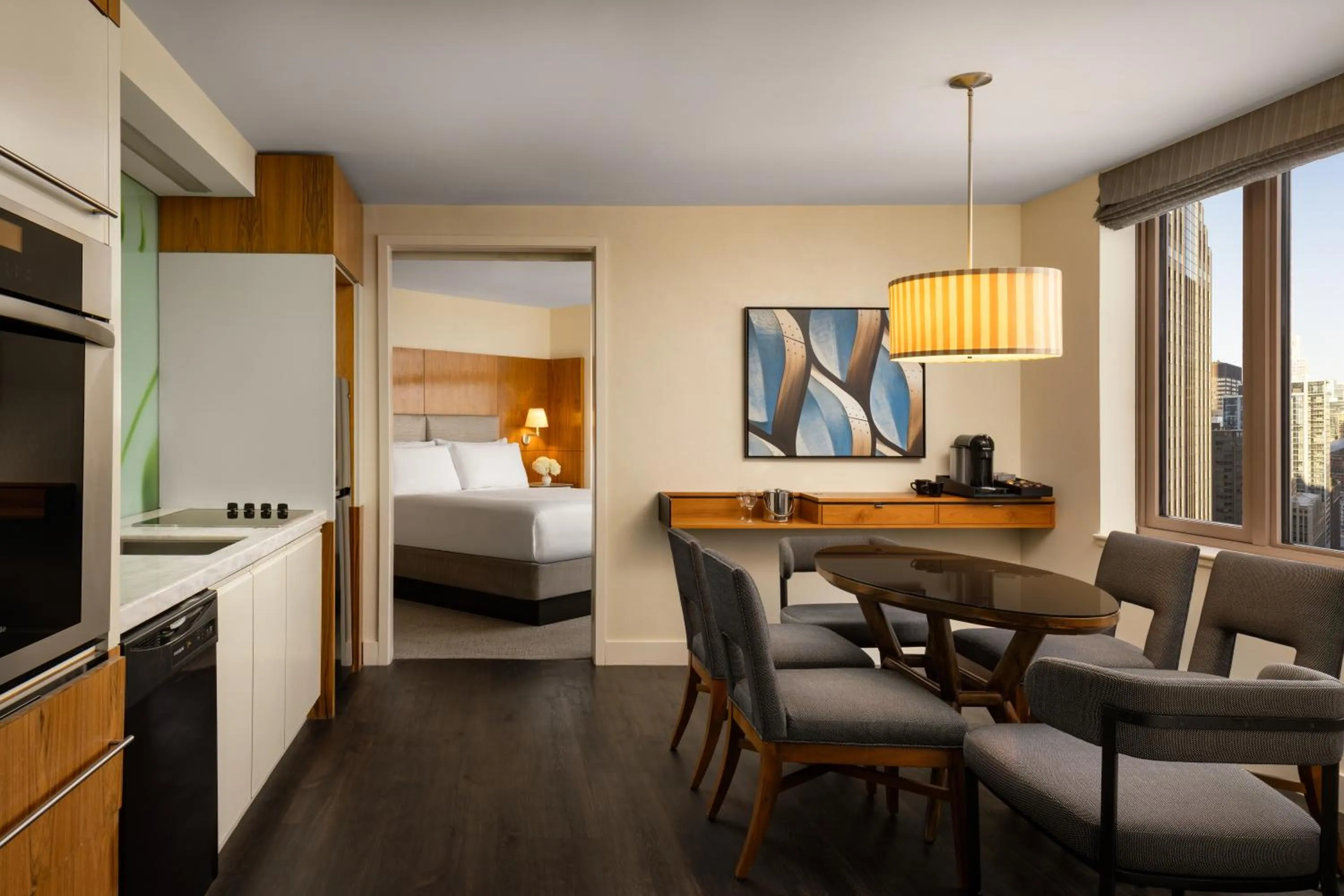 Dining area, Bed in Fairmont Chicago Millennium Park