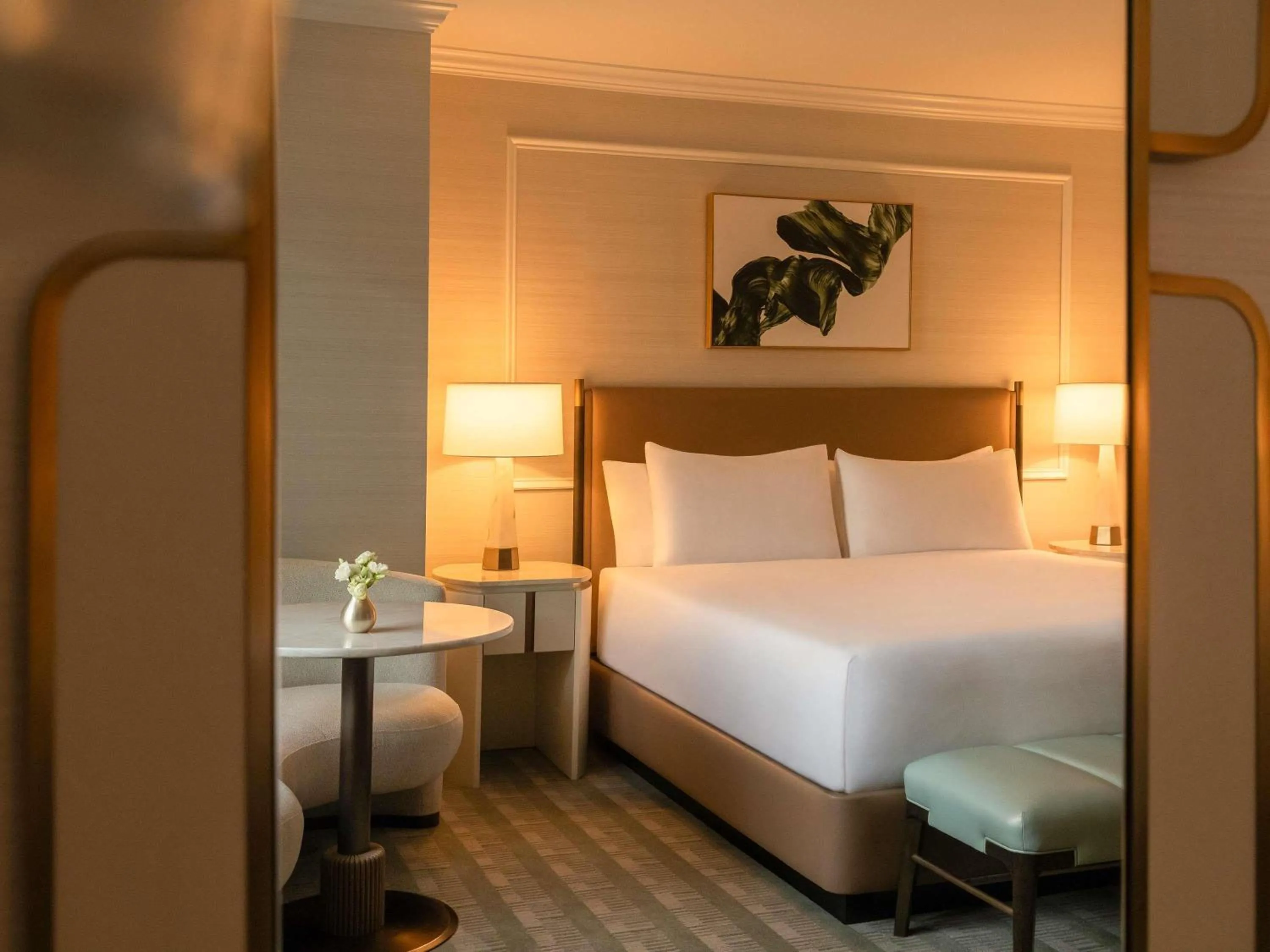 Bedroom, Bed in Fairmont Chicago Millennium Park