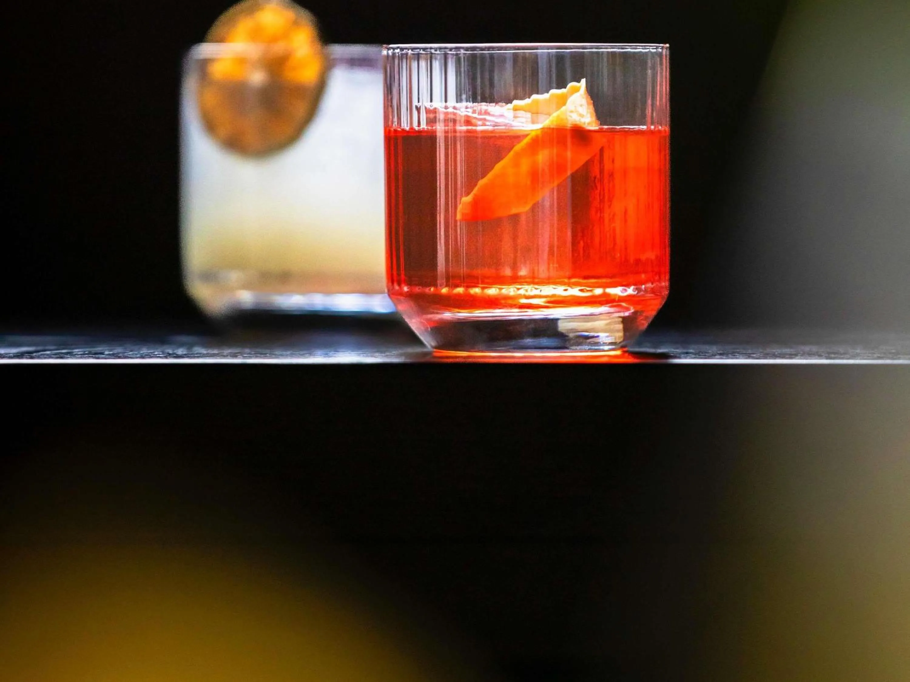 Lounge or bar in Fairmont Chicago Millennium Park