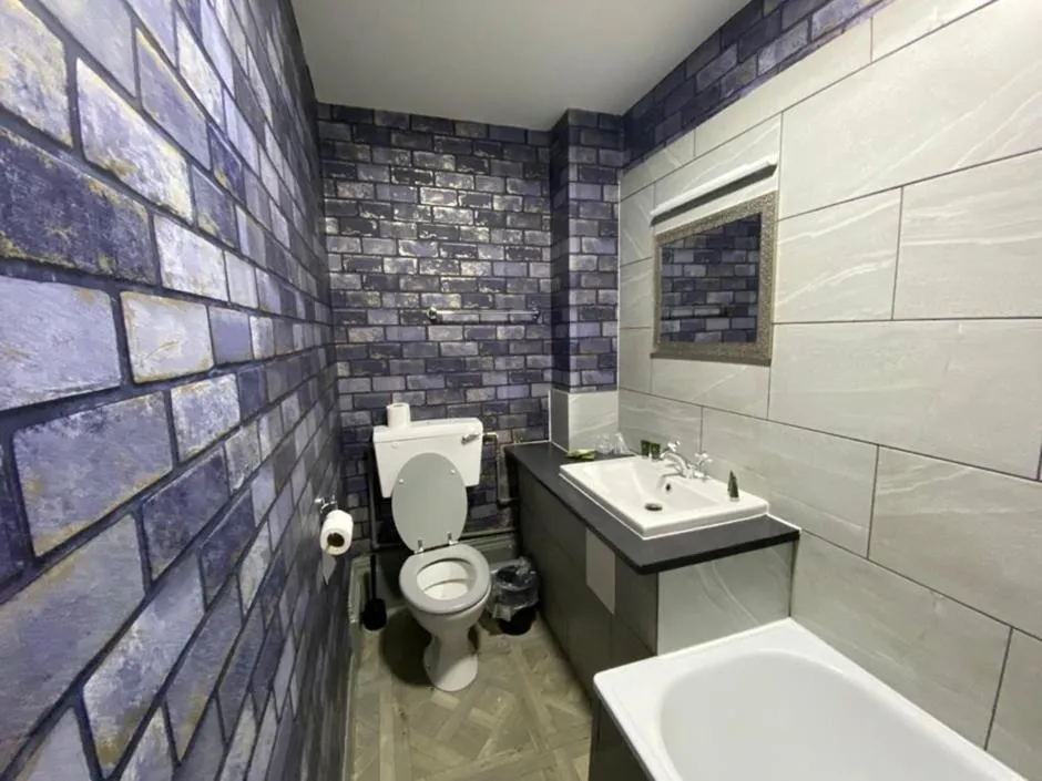 Shower in The Carlton Hotel