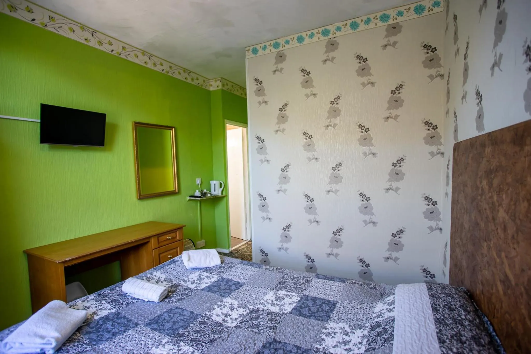 Bed in The Carlton Hotel