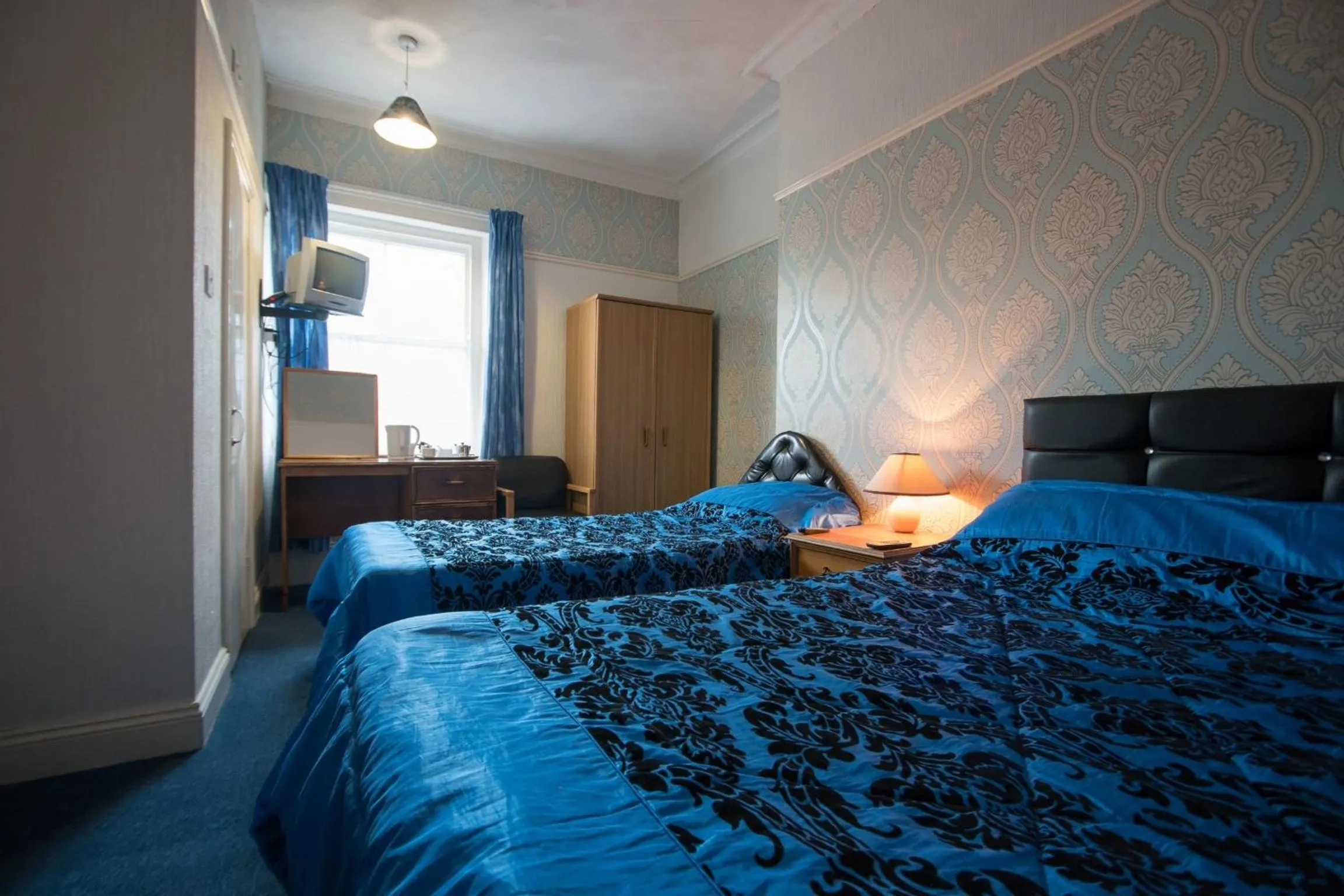 Day, Bed in The Carlton Hotel