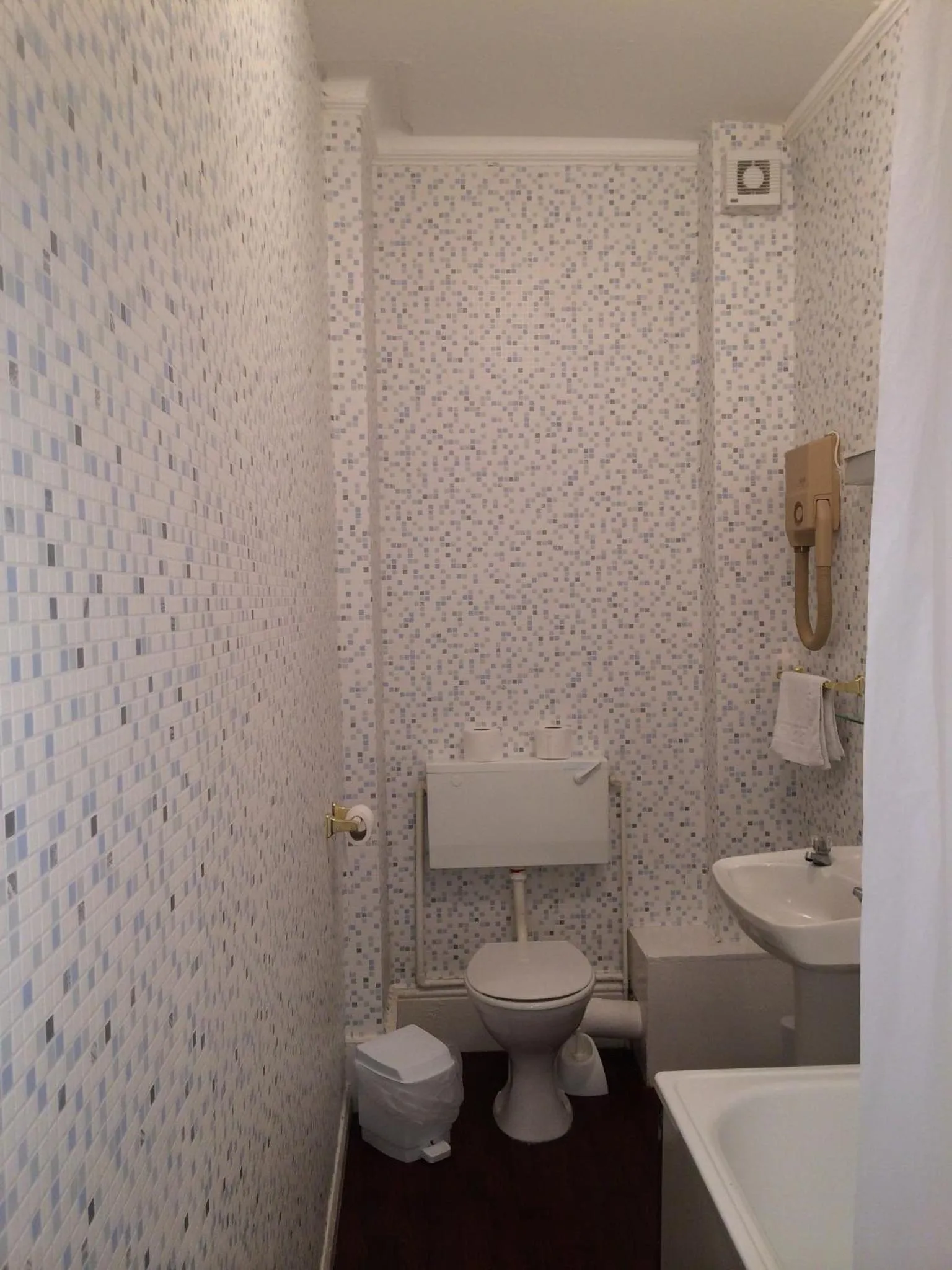 Bathroom in The Carlton Hotel