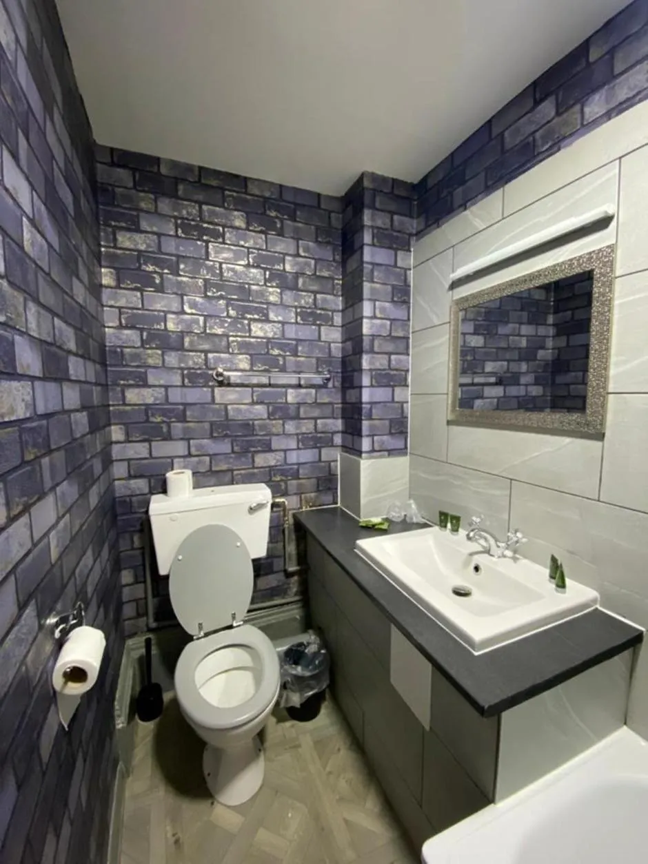 Shower in The Carlton Hotel