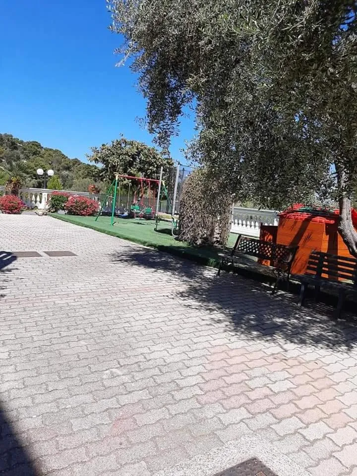 Garden in Residence Jolly