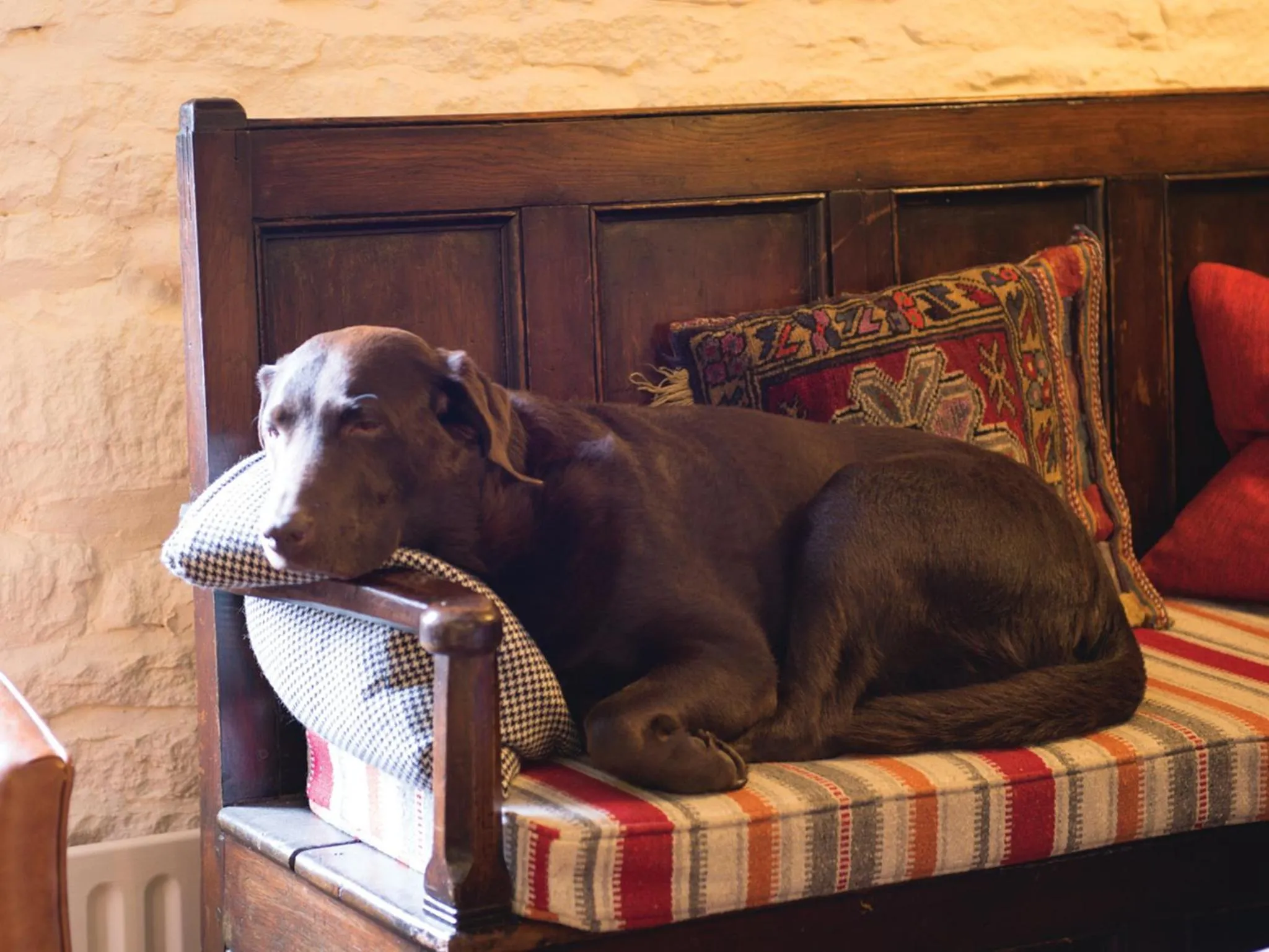 Lounge or bar in The Red Lion Inn