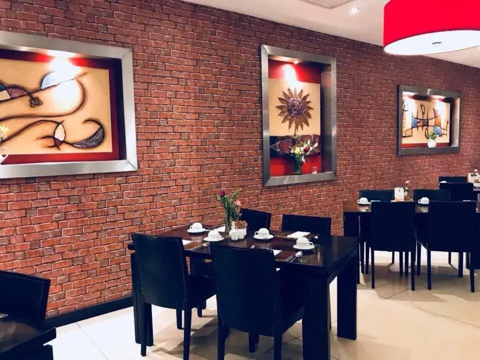 Restaurant/places to eat in McGettigans Hotel Restaurant/places to eat in McGettigans Hotel