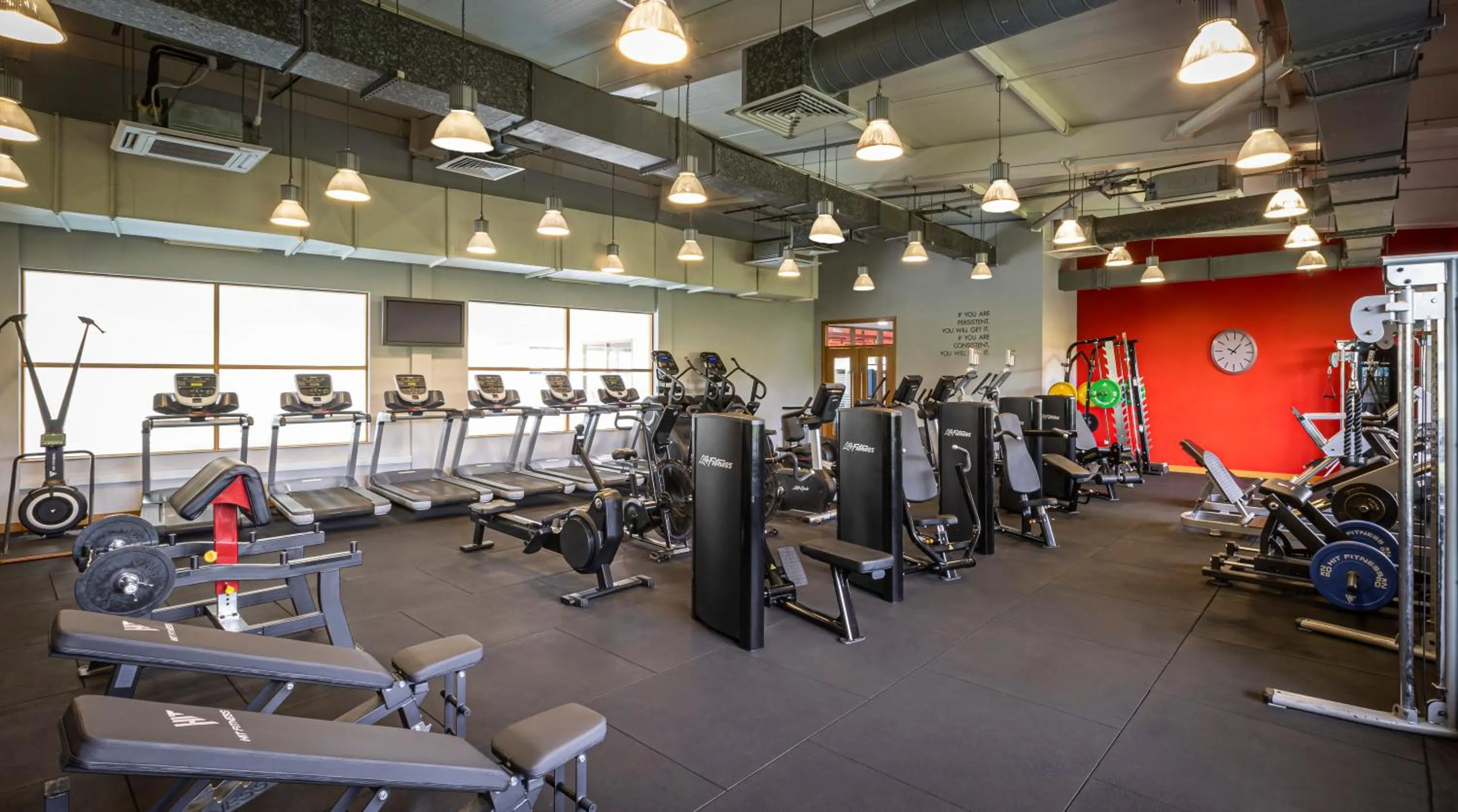 Swimming pool in Maldron Hotel Portlaoise