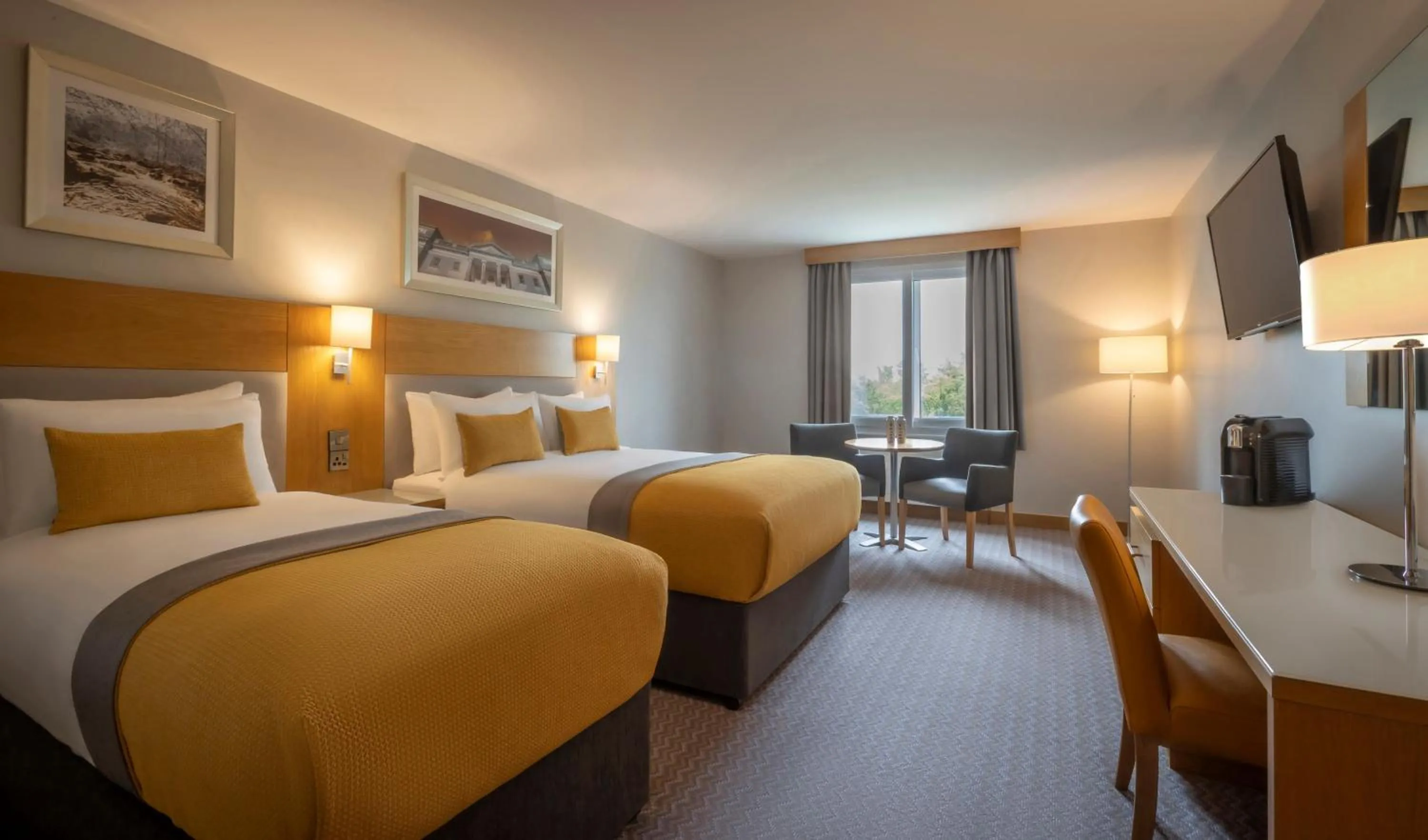 Bedroom, Bed in Maldron Hotel Portlaoise