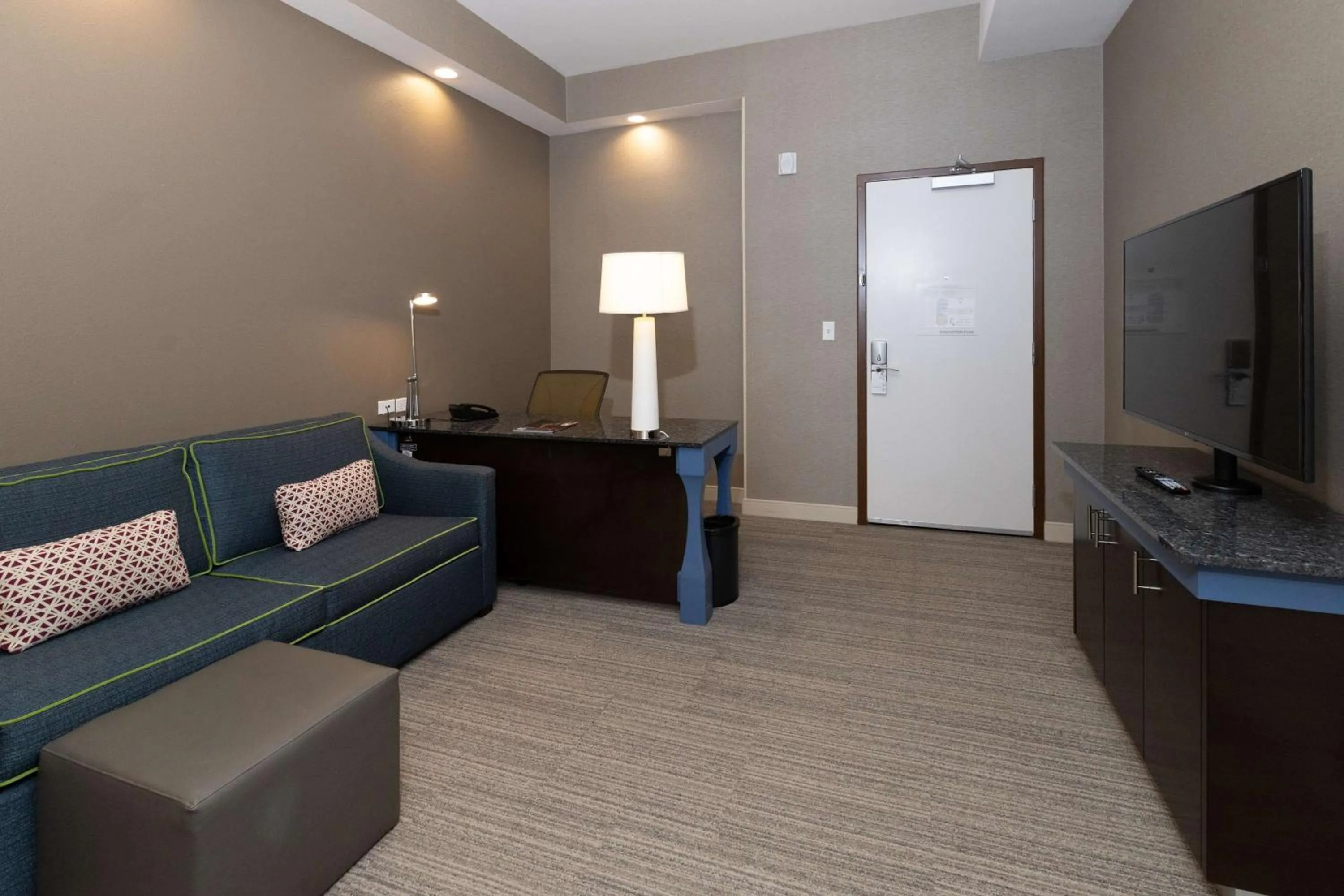 Living room in Hilton Garden Inn Austin Airport