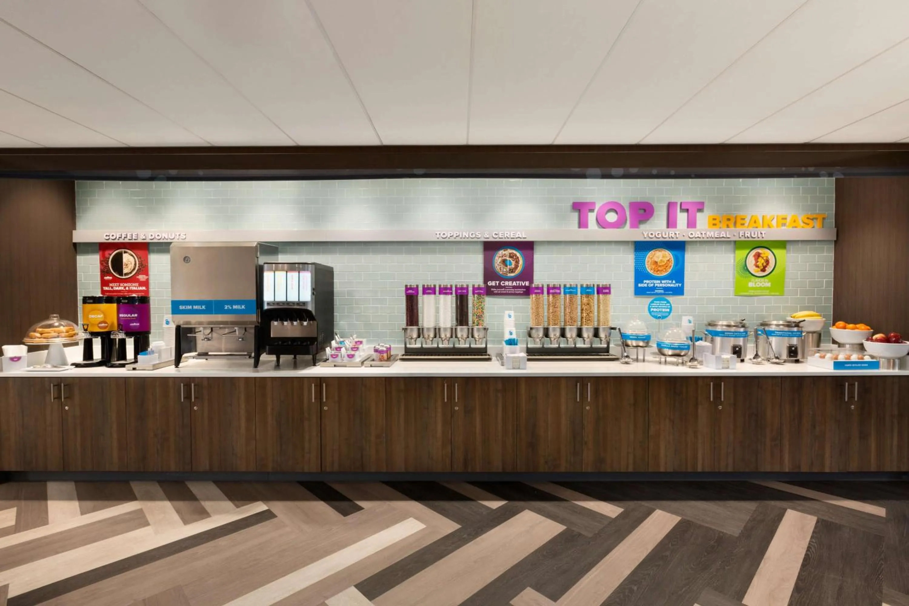 Dining area in Tru By Hilton Lancaster East