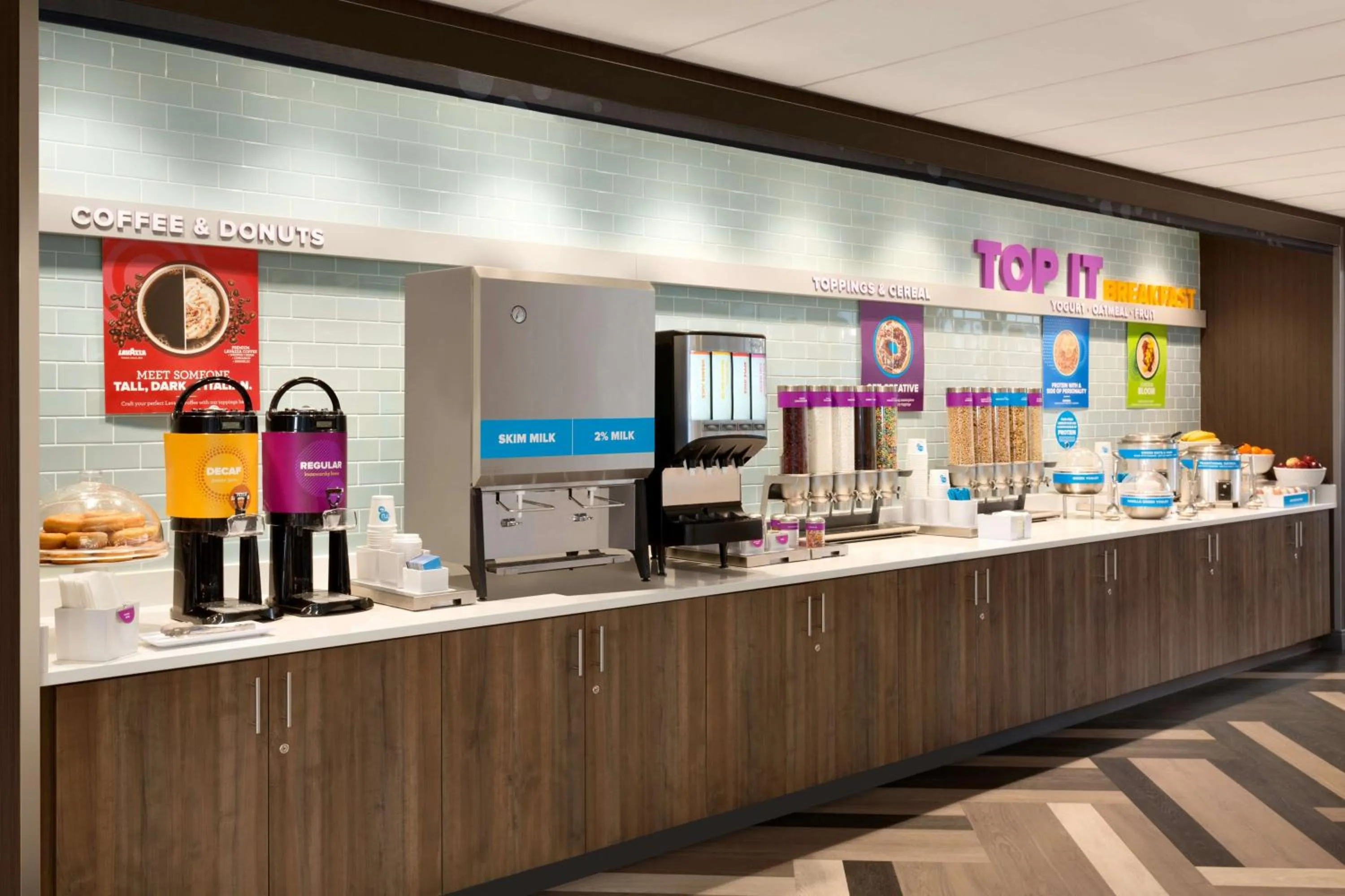 Dining area in Tru By Hilton Lancaster East