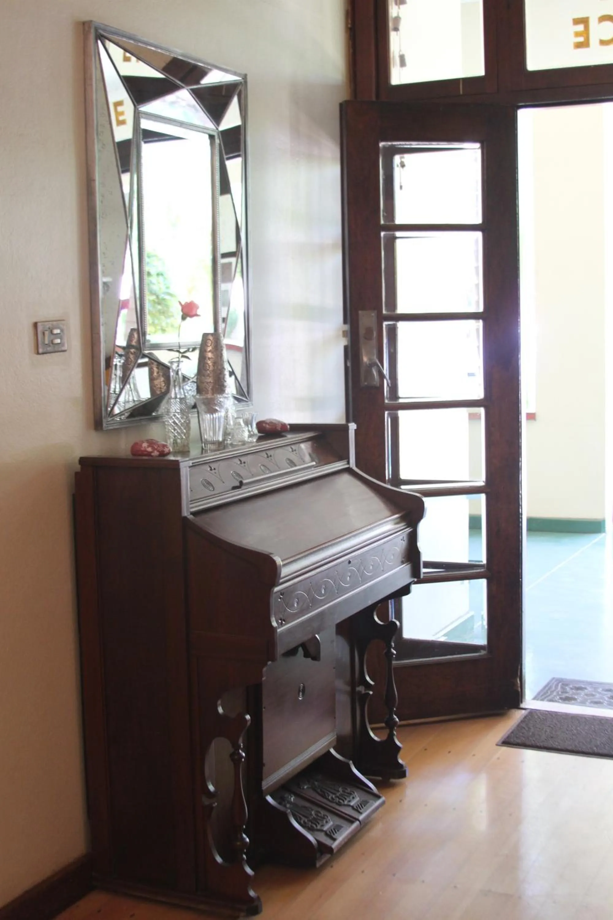 Entertainment in Ripple Hill Hotel