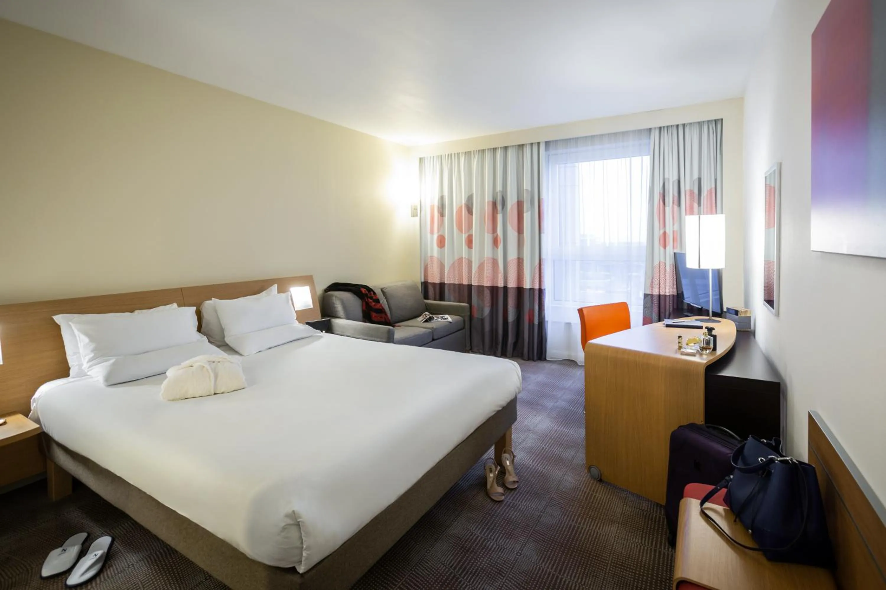 Bedroom, Bed in Novotel Reading Centre