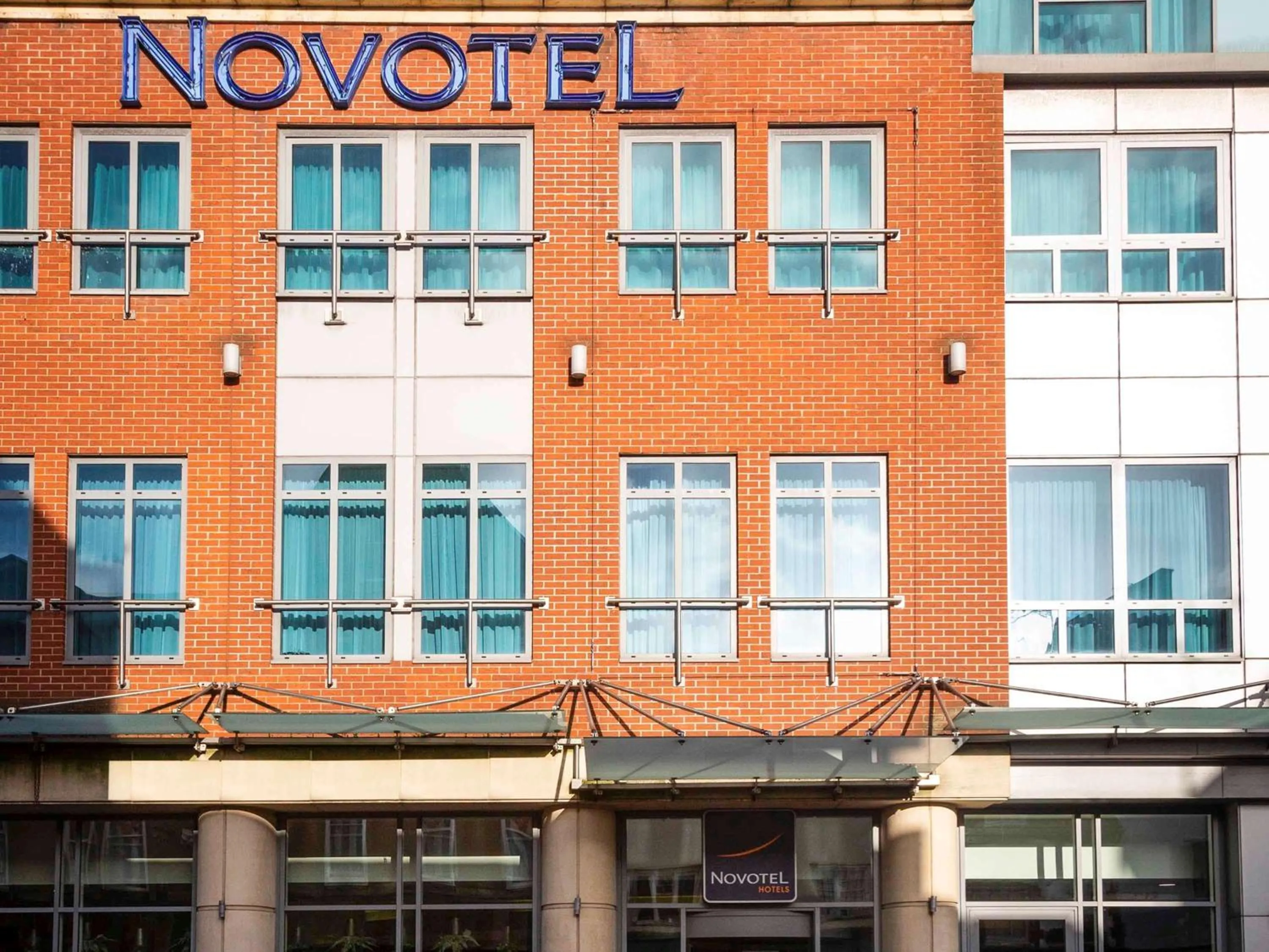 Property building in Novotel Reading Centre